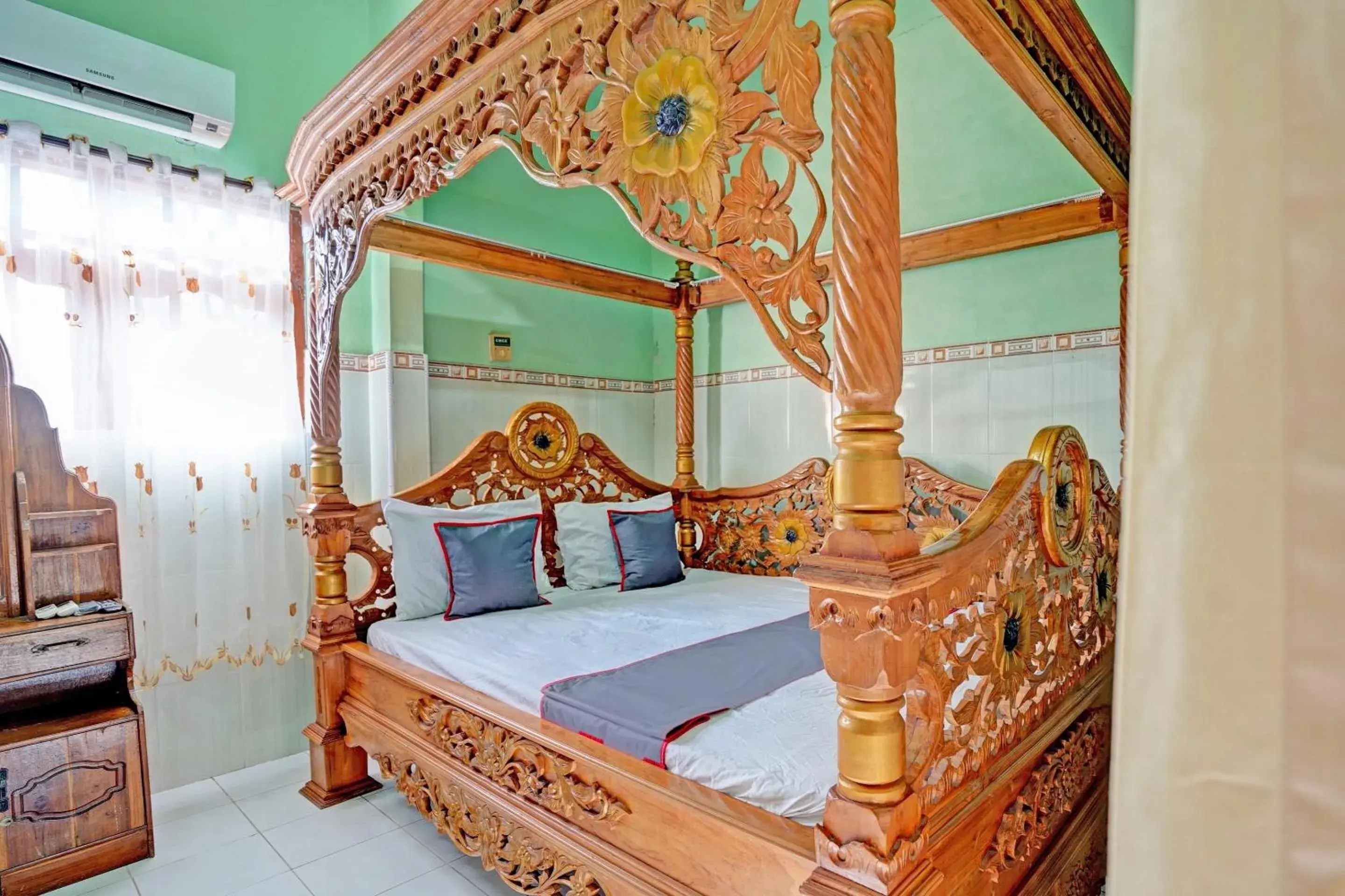 Family Suite in Collection O 92897 Hotel Intan Near Kantor Syahbandar Bawean Family Suite in Collection O 92897 Hotel Intan Near Kantor Syahbandar Bawean