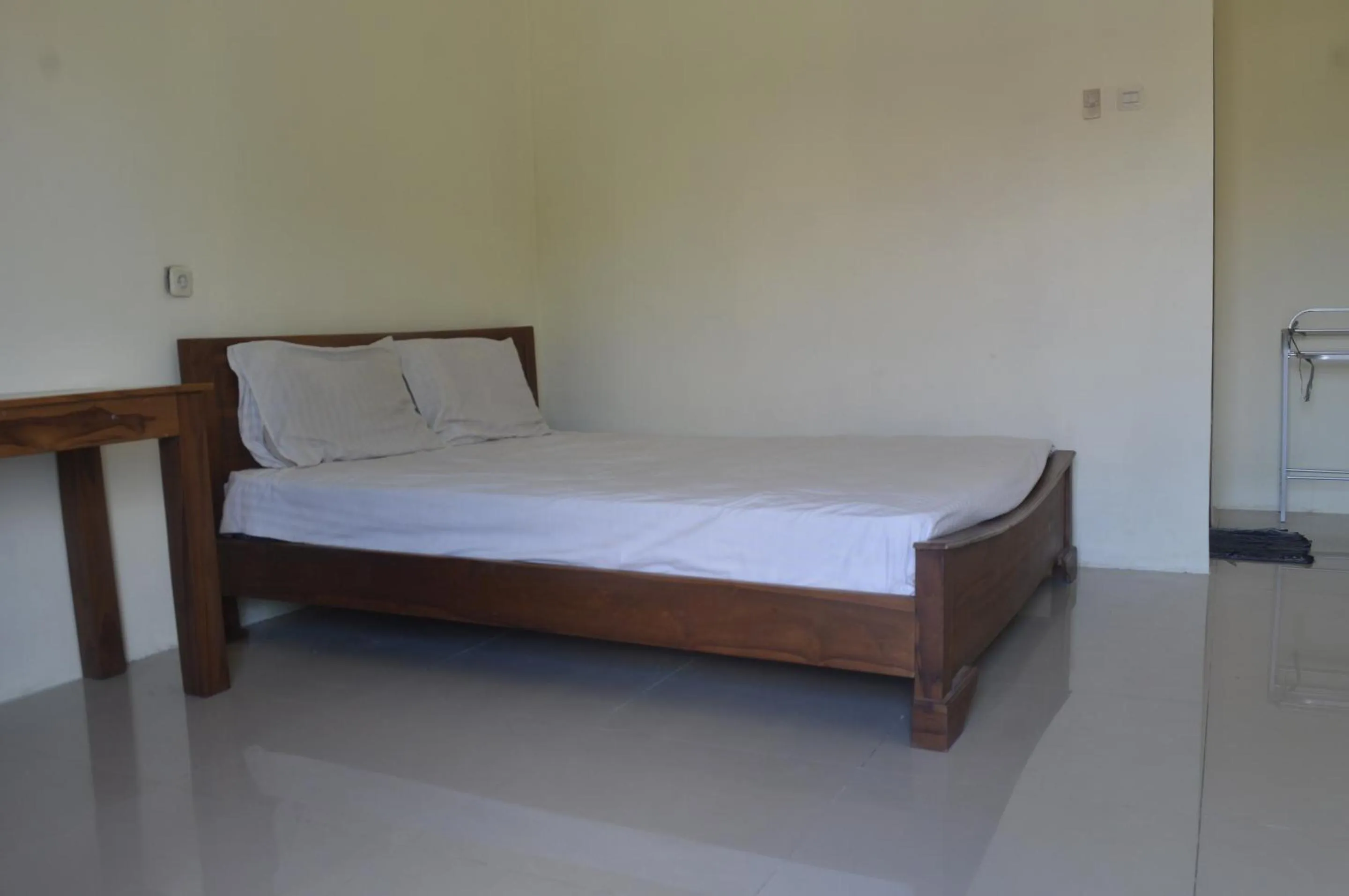 Bedroom, Bed in Hotel O Wisma Nusantara Near SD GMIM Wiau Lapi