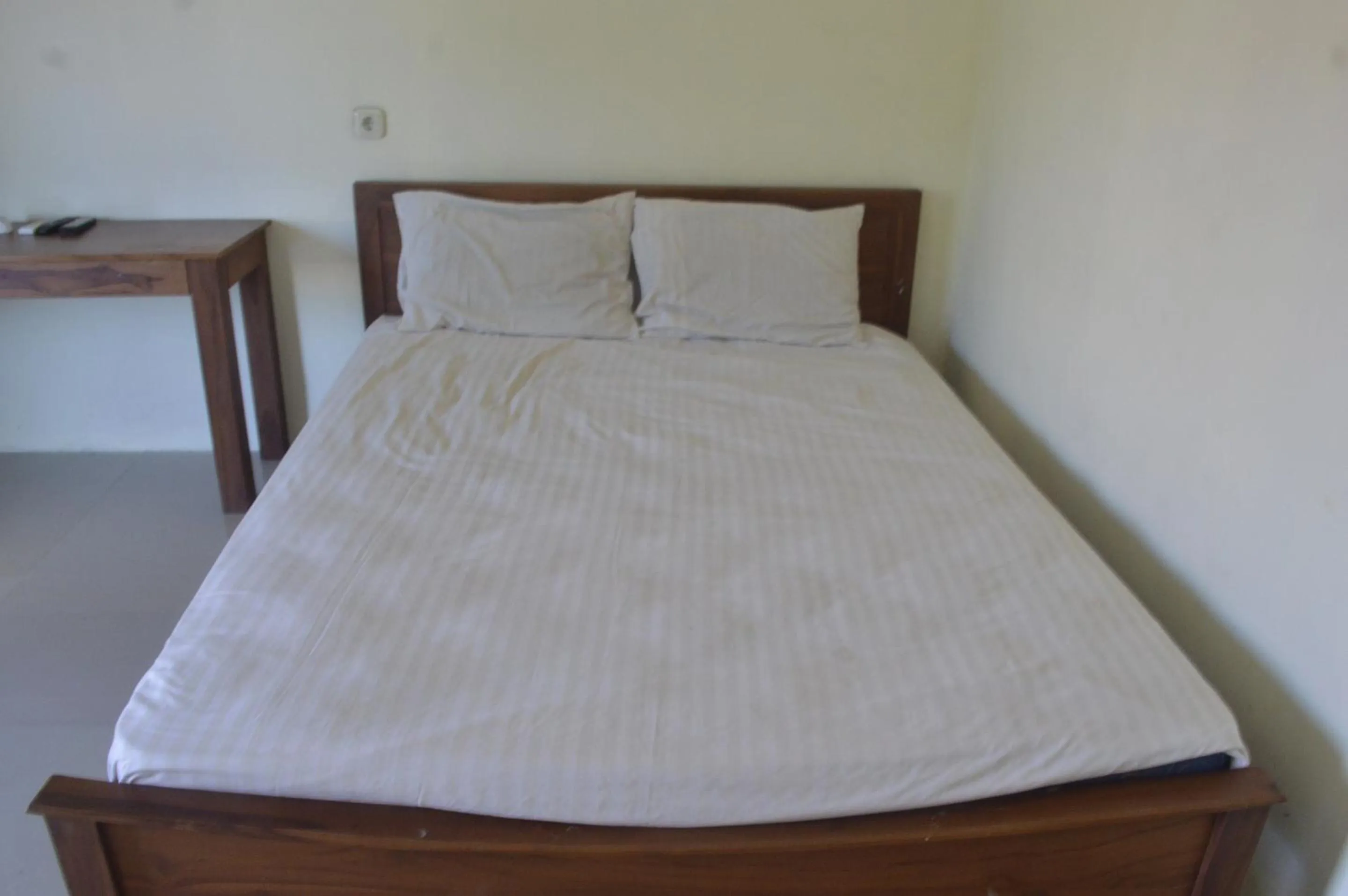 Bedroom, Bed in Hotel O Wisma Nusantara Near SD GMIM Wiau Lapi