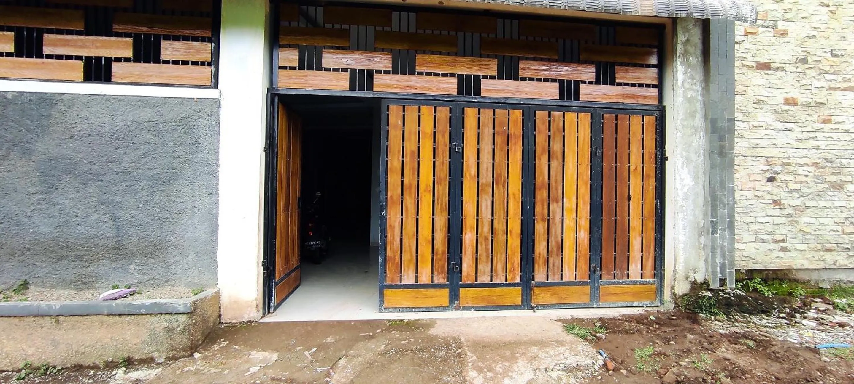 Facade/entrance in Hotel O Aini Homestay