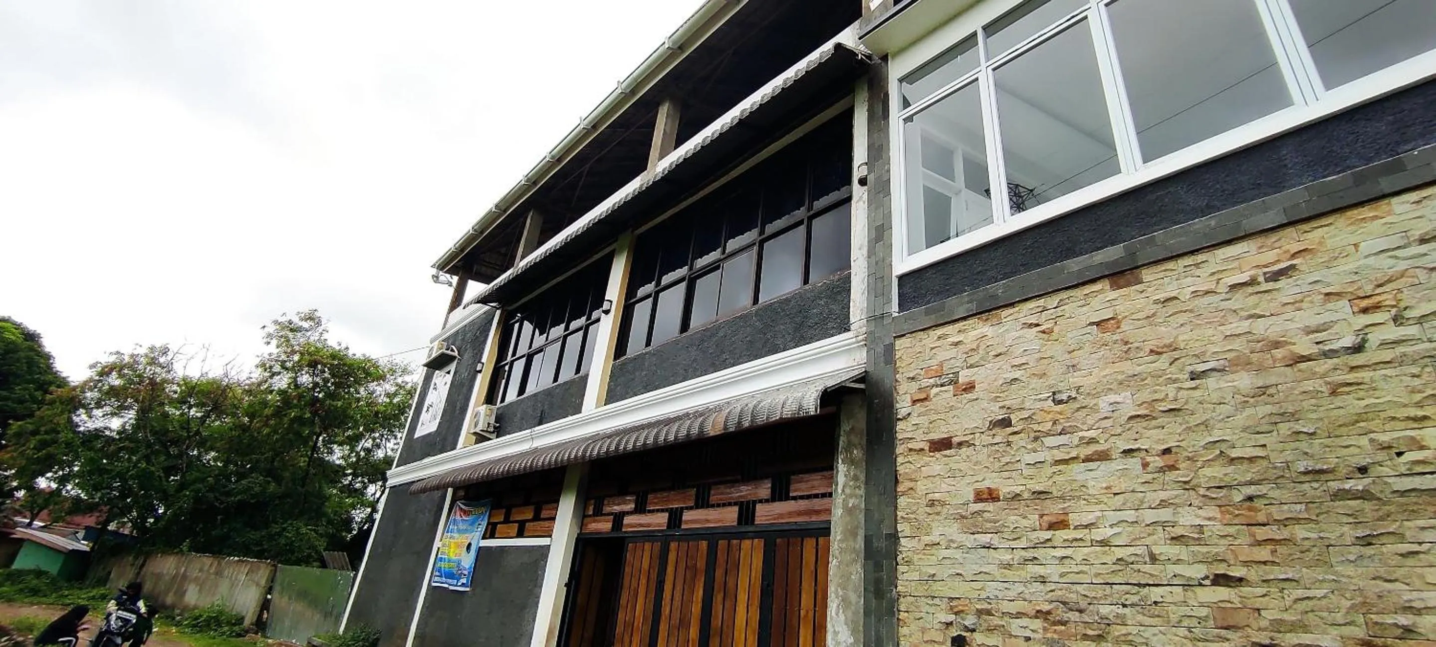 Facade/entrance in Hotel O Aini Homestay