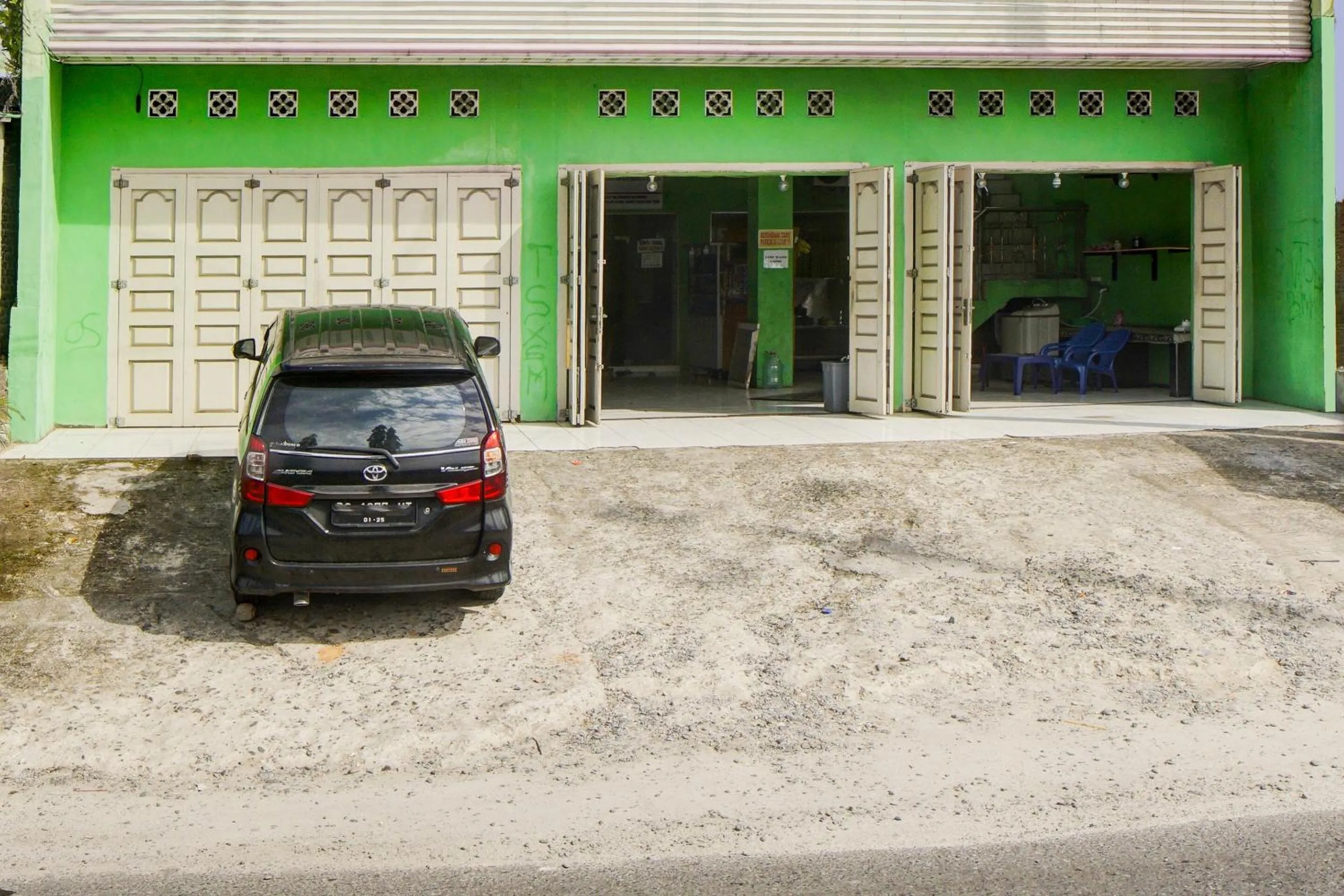 Facade/entrance in Hotel O Penginapan Pakam