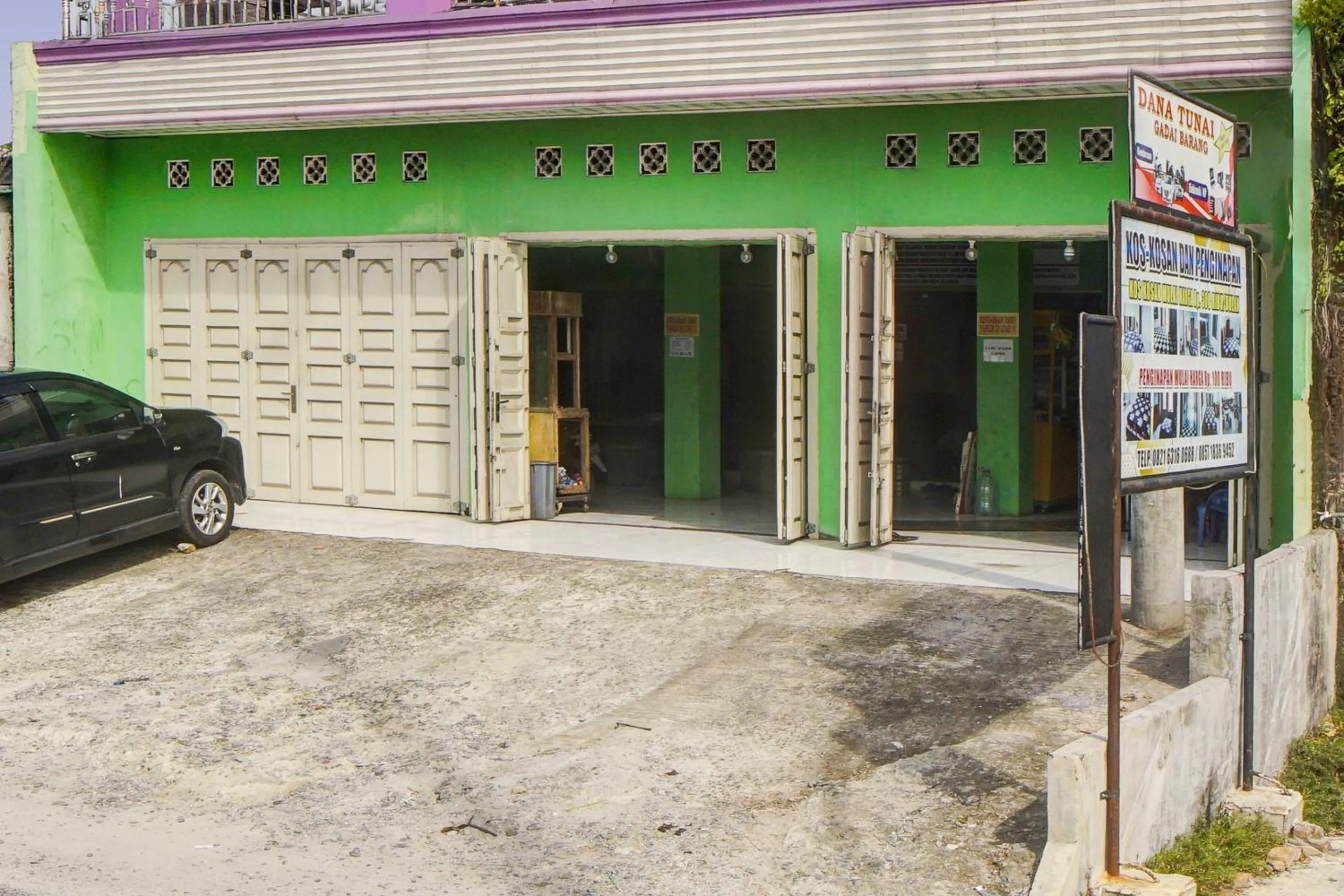 Facade/entrance in Hotel O Penginapan Pakam