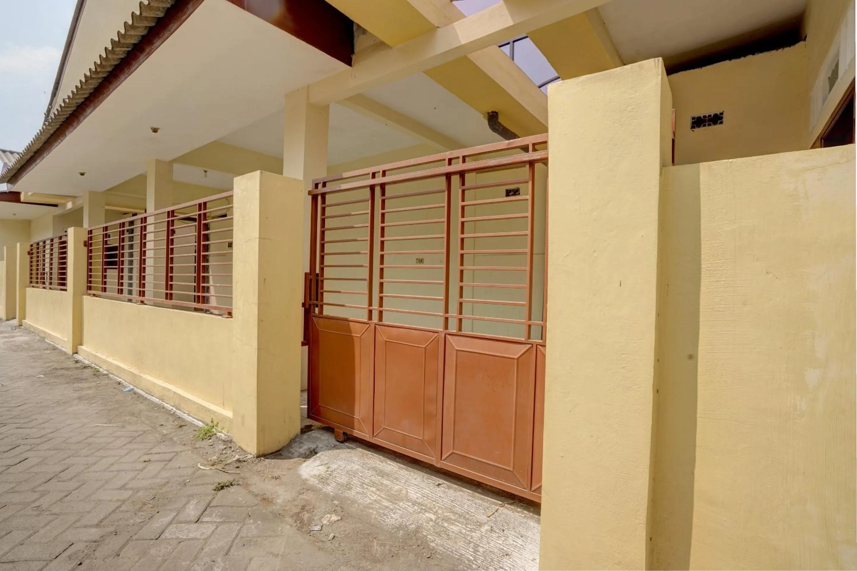 Facade/entrance in Hotel O Sunyoto Homestay Syariah