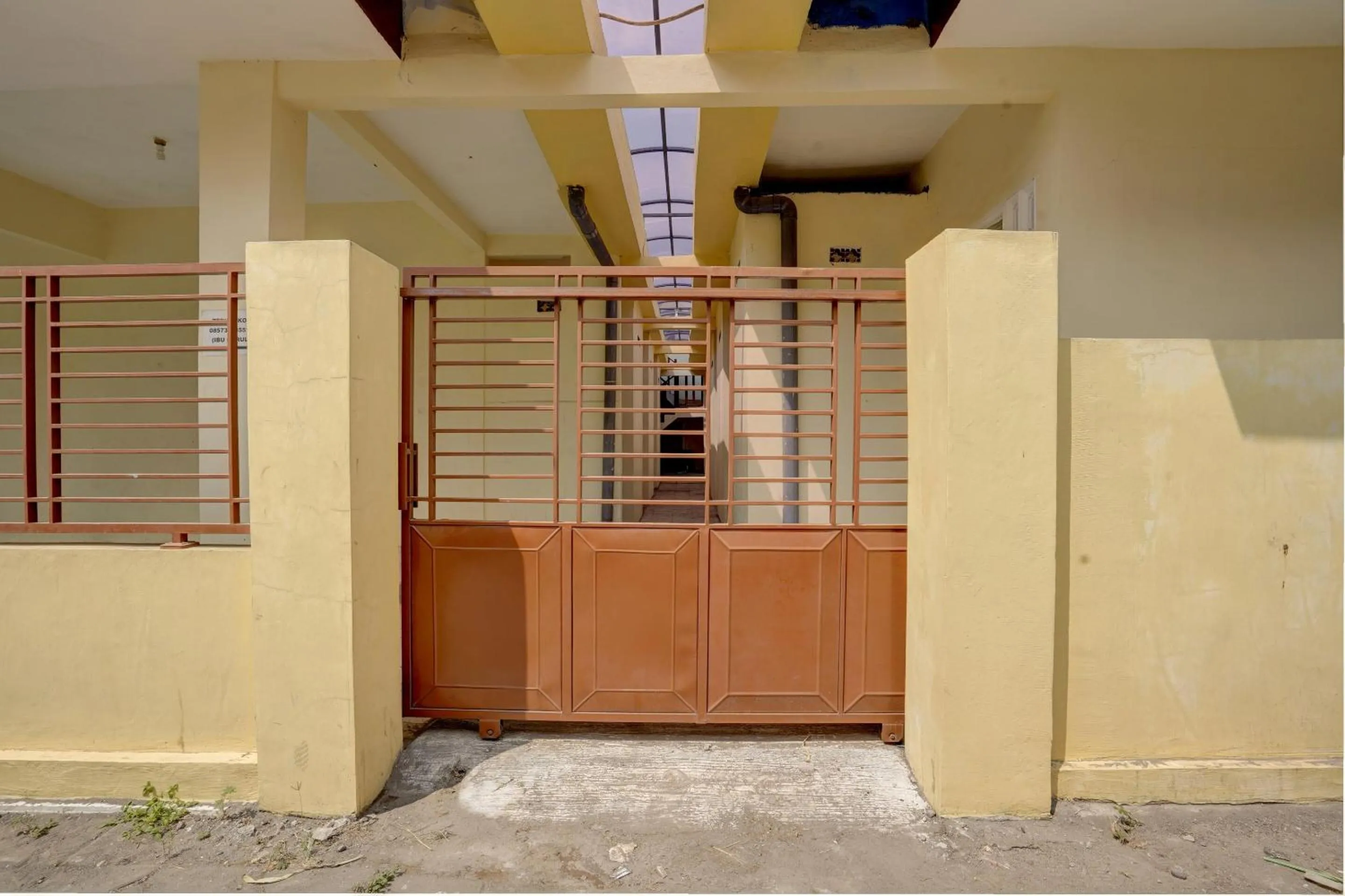 Facade/entrance in Hotel O Sunyoto Homestay Syariah