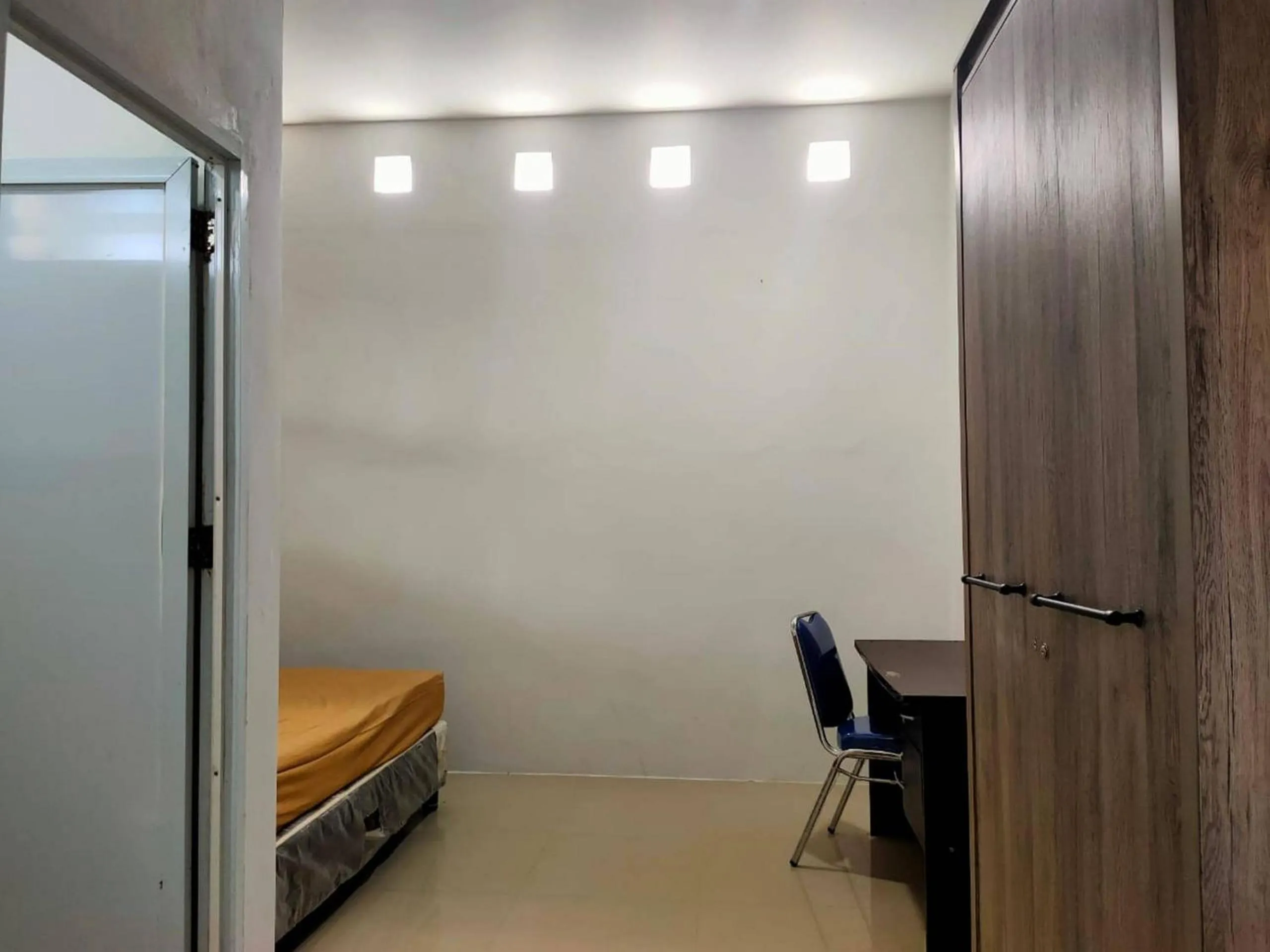 Bedroom, Bed in Hotel O Kost 3 Kelor Syariah