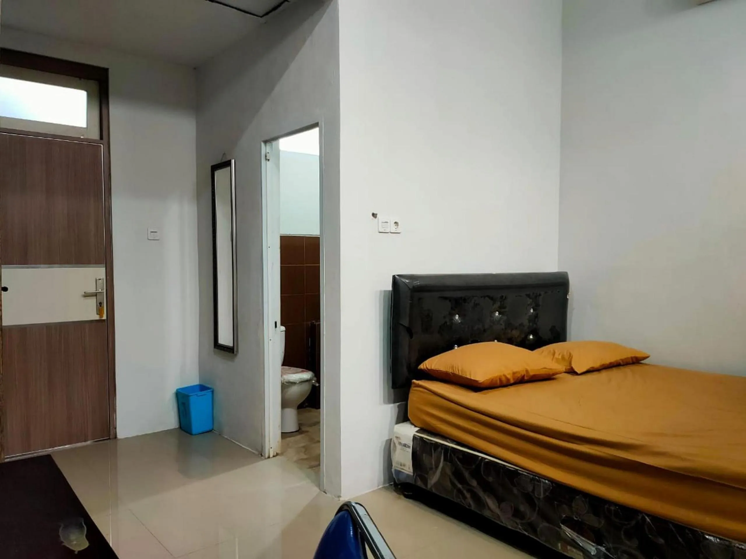 Bedroom, Bed in Hotel O Kost 3 Kelor Syariah