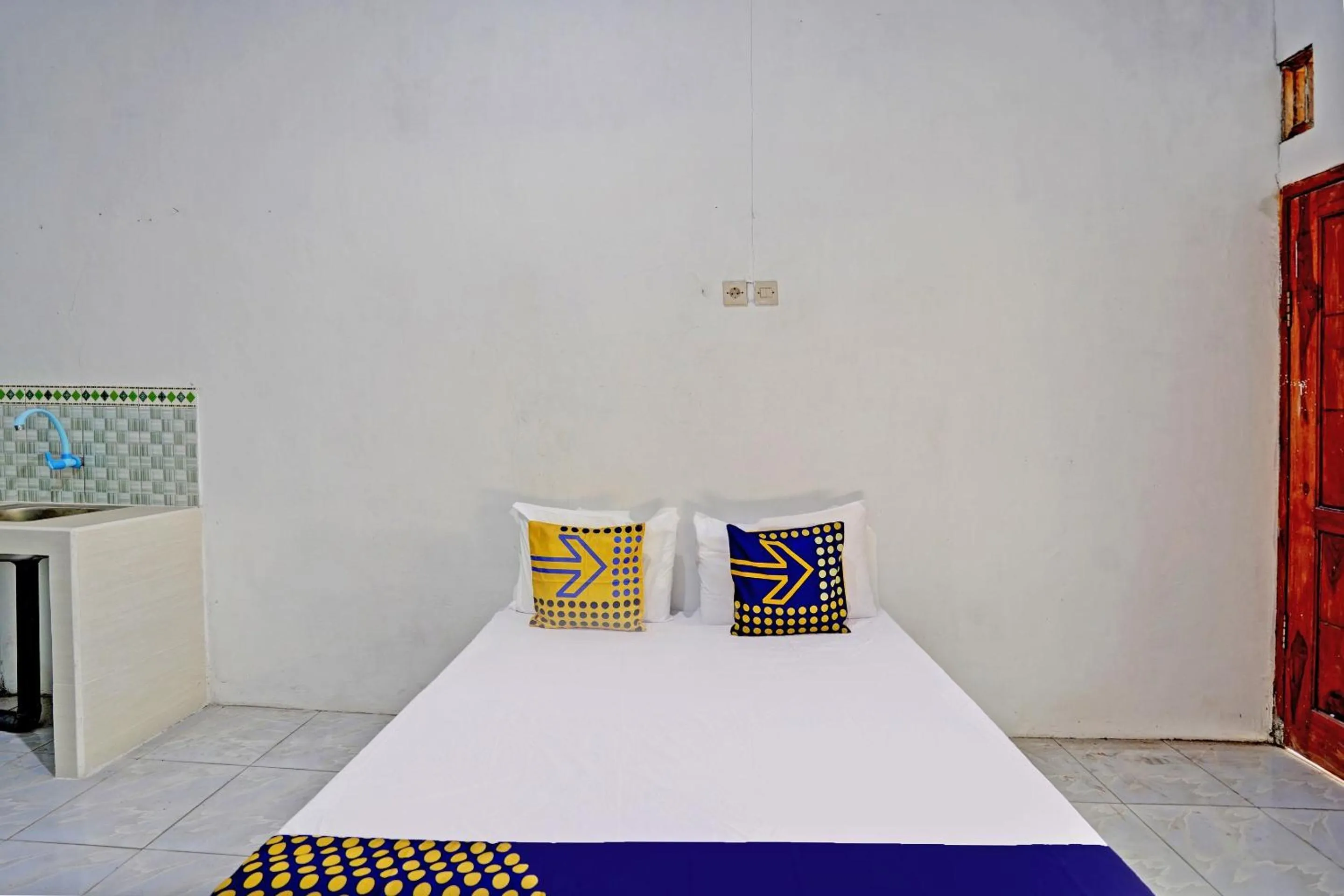 Bedroom, Bed in Hotel O Surya Indah Homestay Syariah