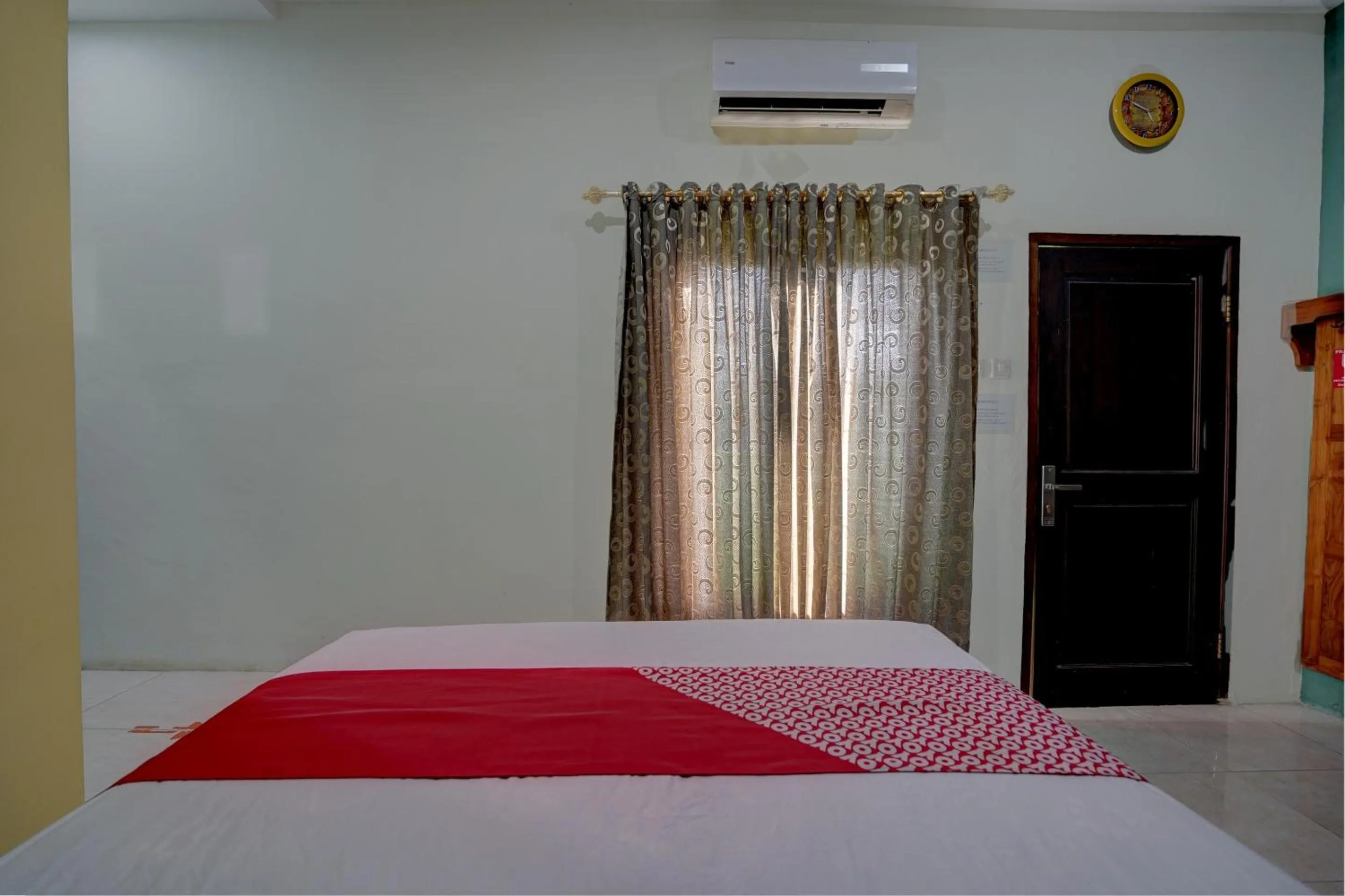 Bedroom, Bed in Hotel O Sahabat Syariah Near Plasa Telkom Bawean