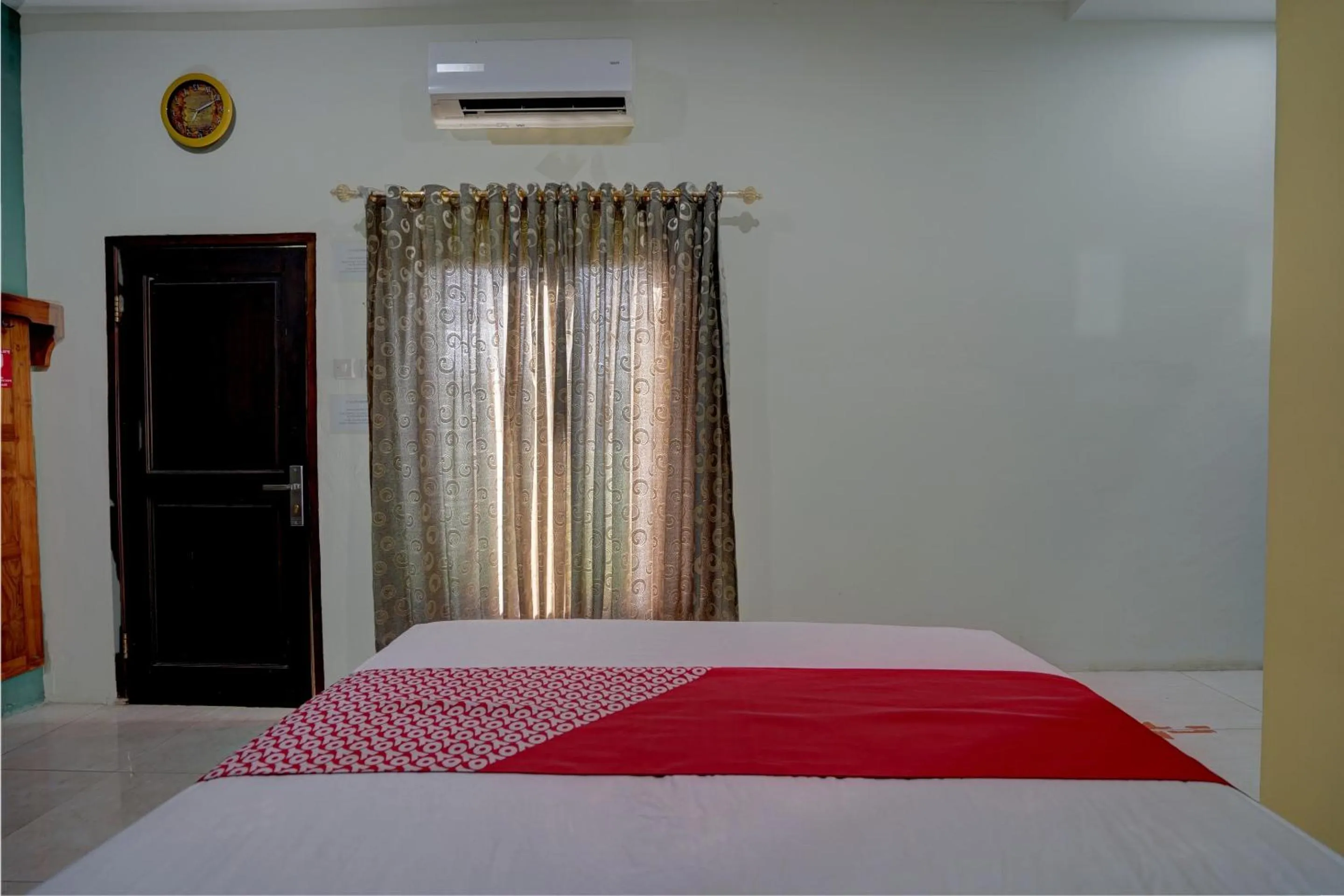 Bedroom, Bed in Hotel O Sahabat Syariah Near Plasa Telkom Bawean