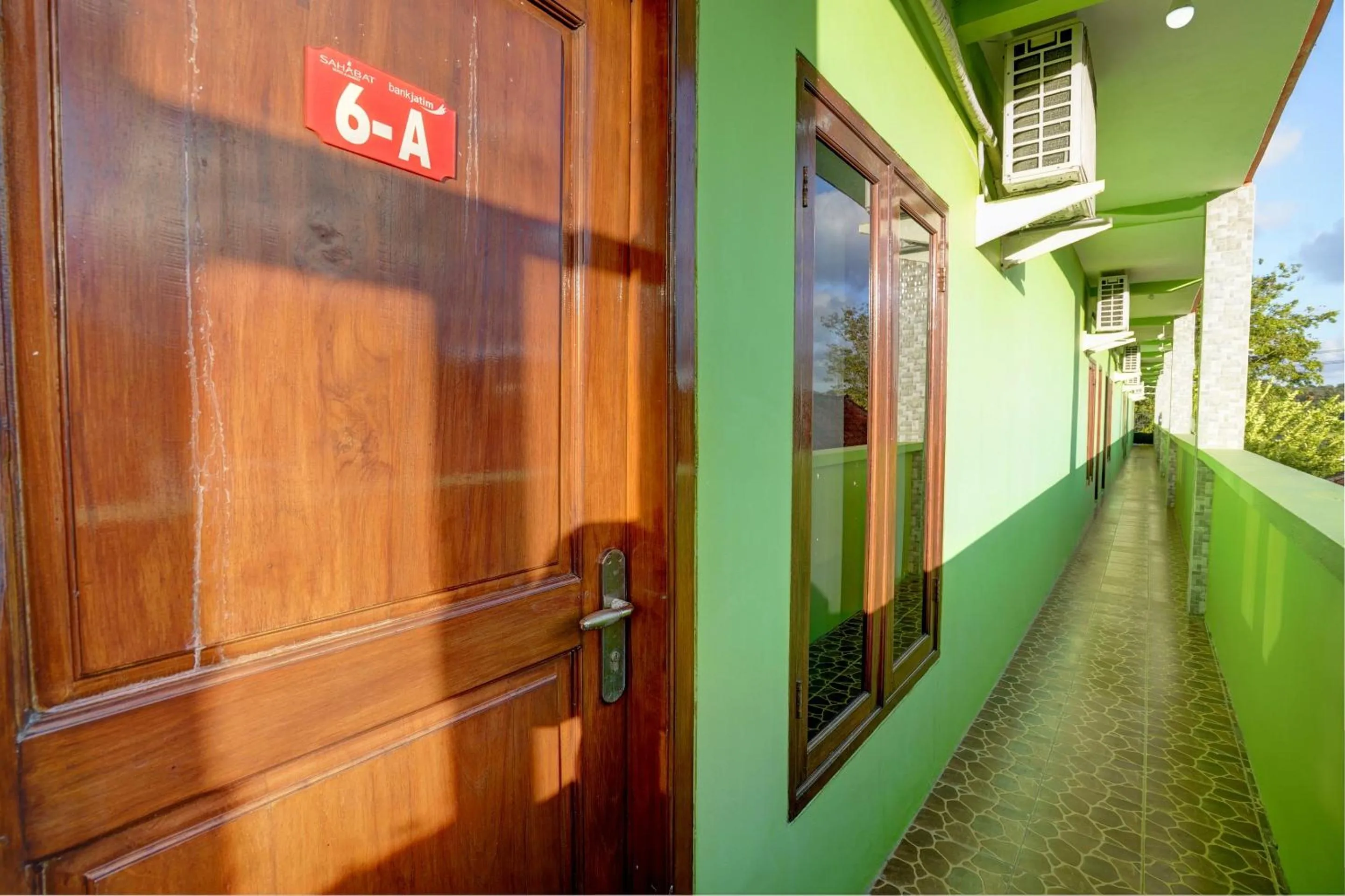 Lobby or reception in Hotel O Sahabat Syariah Near Plasa Telkom Bawean