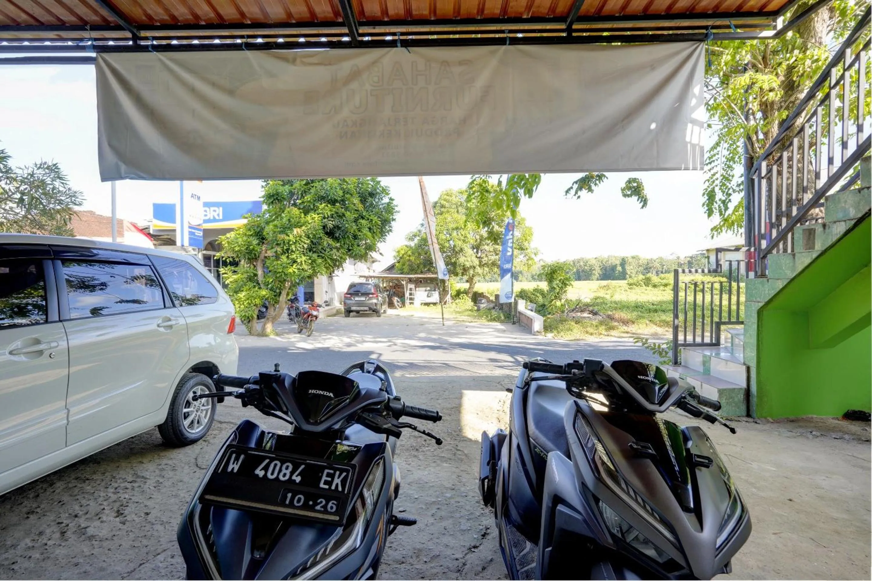 Facade/entrance in Hotel O Sahabat Syariah Near Plasa Telkom Bawean