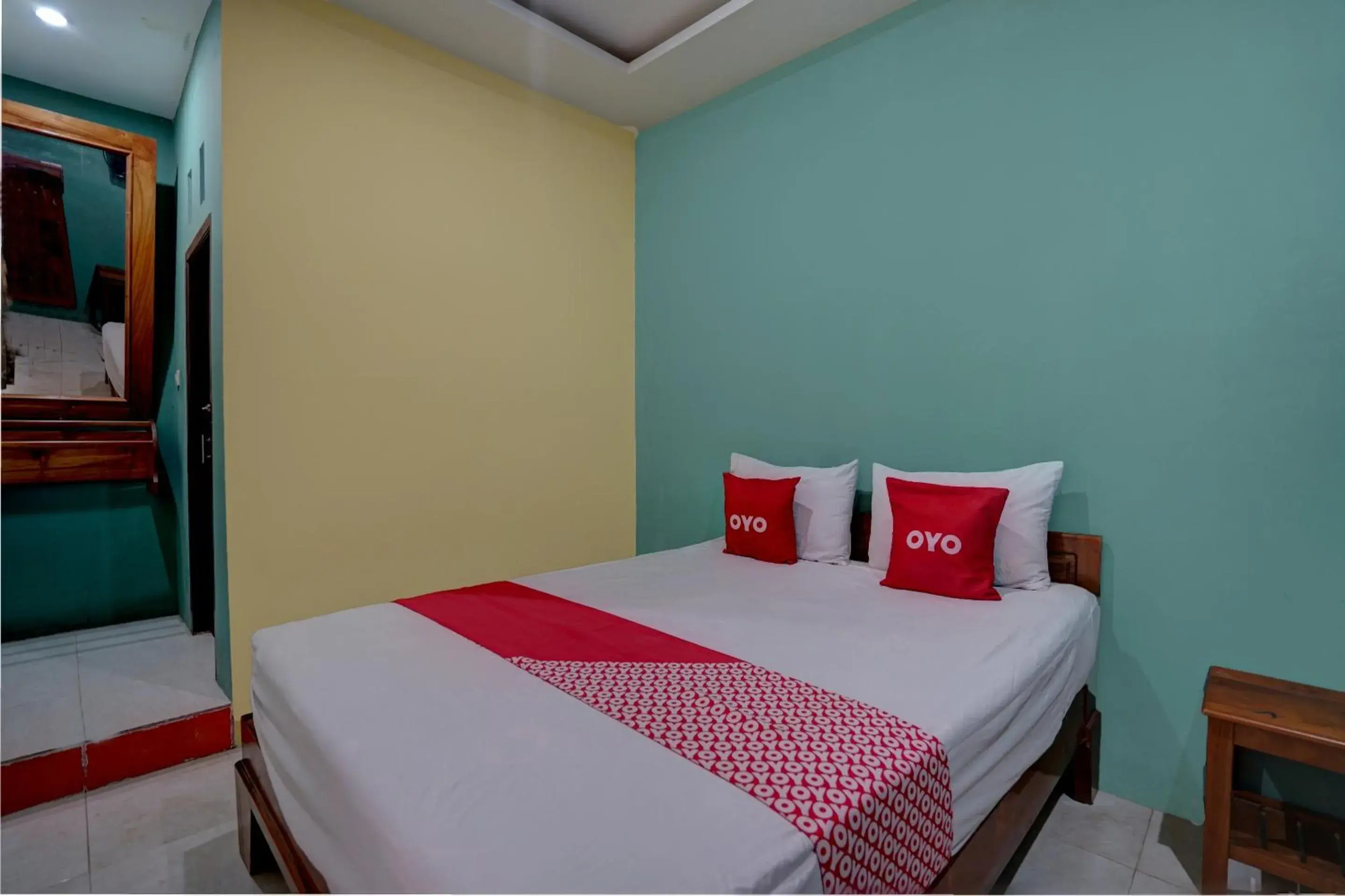 Hotel O Sahabat Syariah Near Plasa Telkom Bawean Hotel O Sahabat Syariah Near Plasa Telkom Bawean