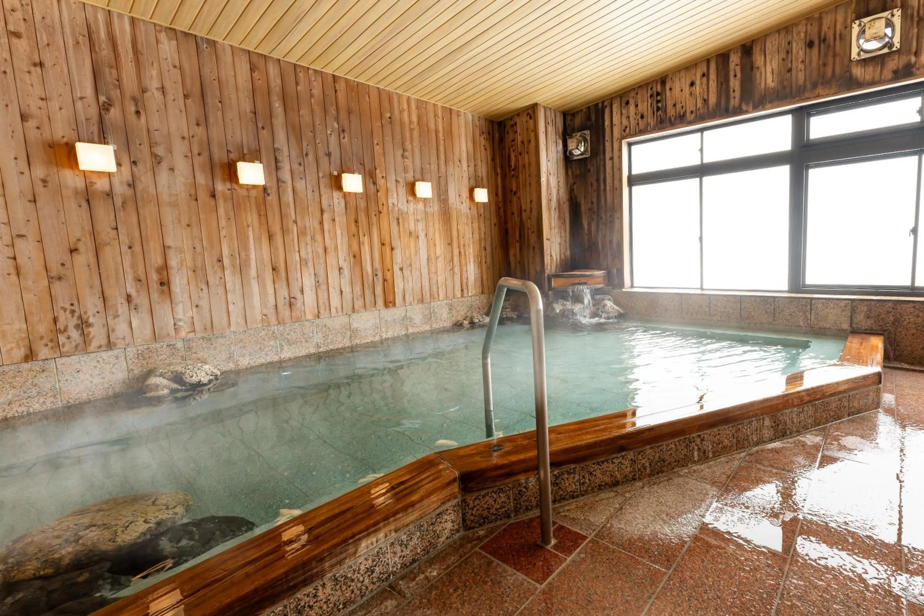 Hot Spring Bath in KAMENOI HOTEL Kusatsu Yubatake