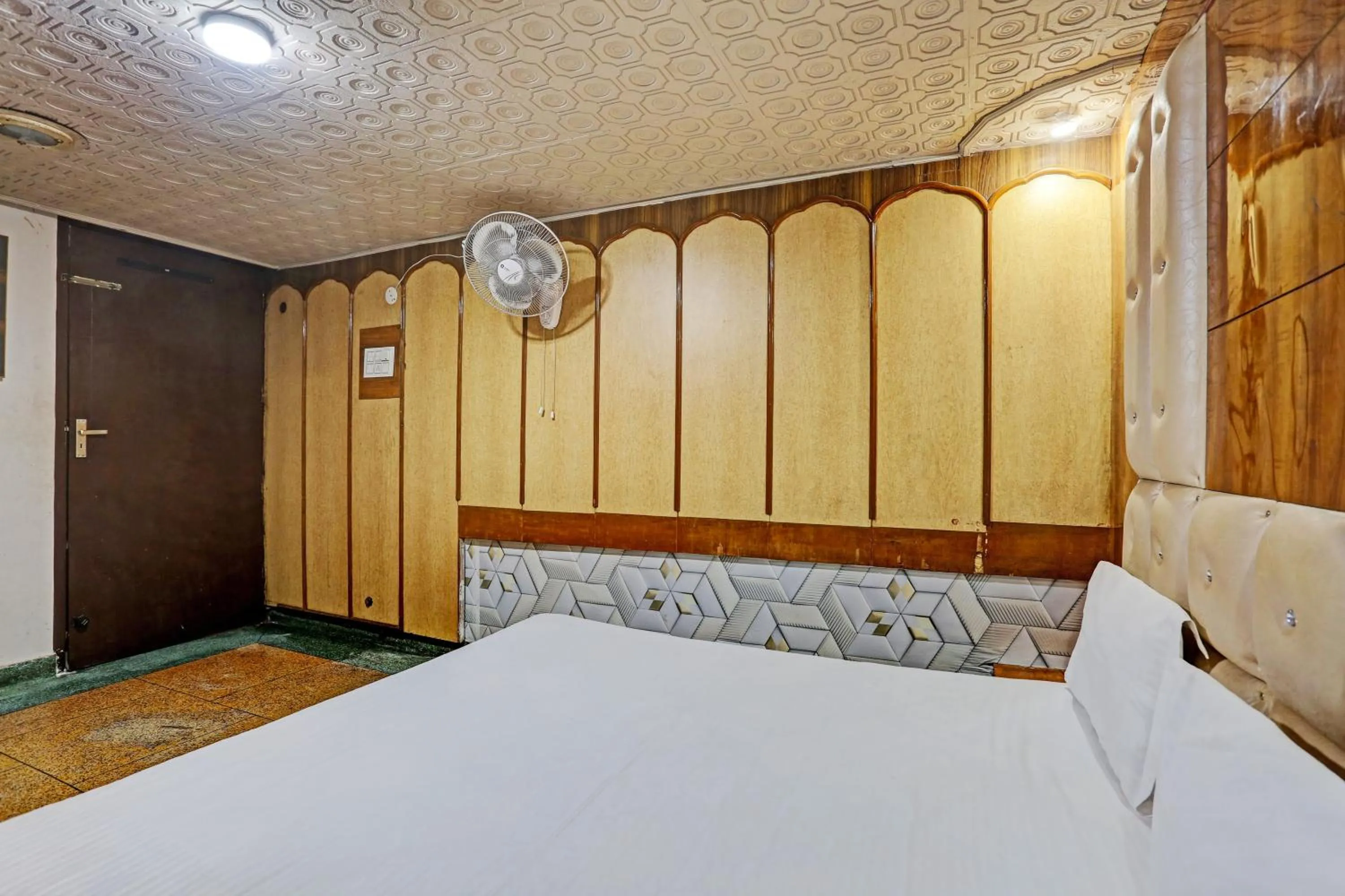 Bedroom, Bed in Hotel O Saffron Night Stay