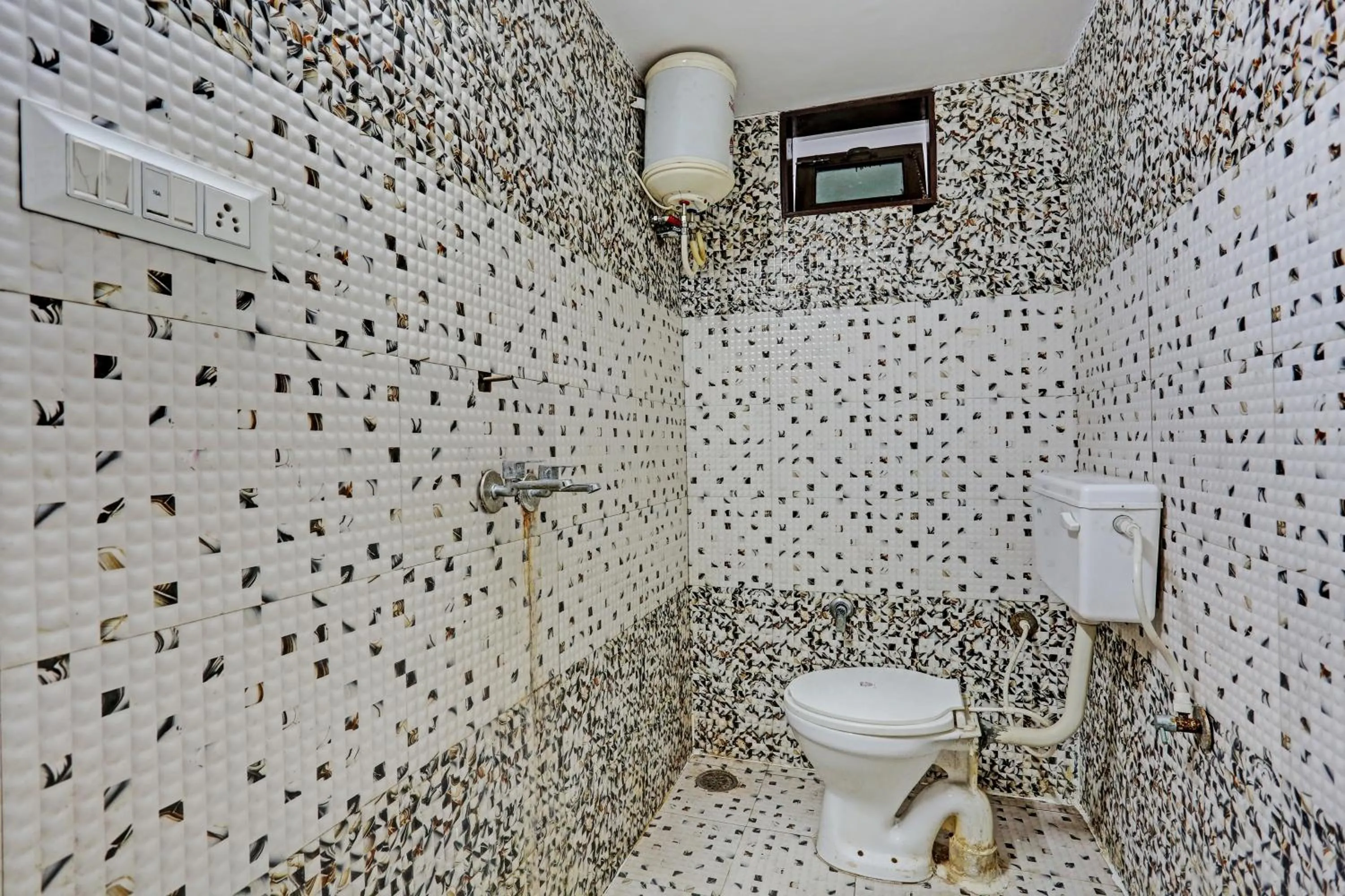 Bathroom in Hotel O Saffron Night Stay