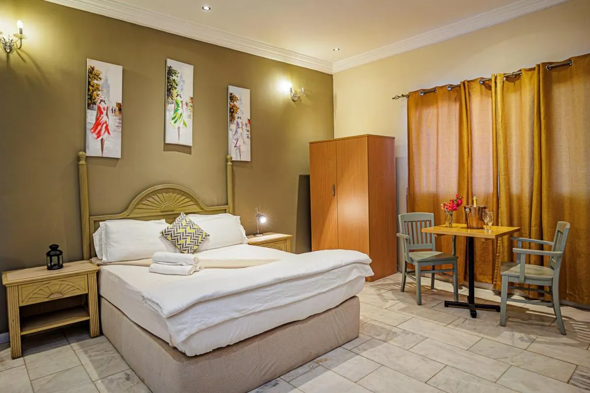 Bedroom, Bed in Ocean Villa Heights