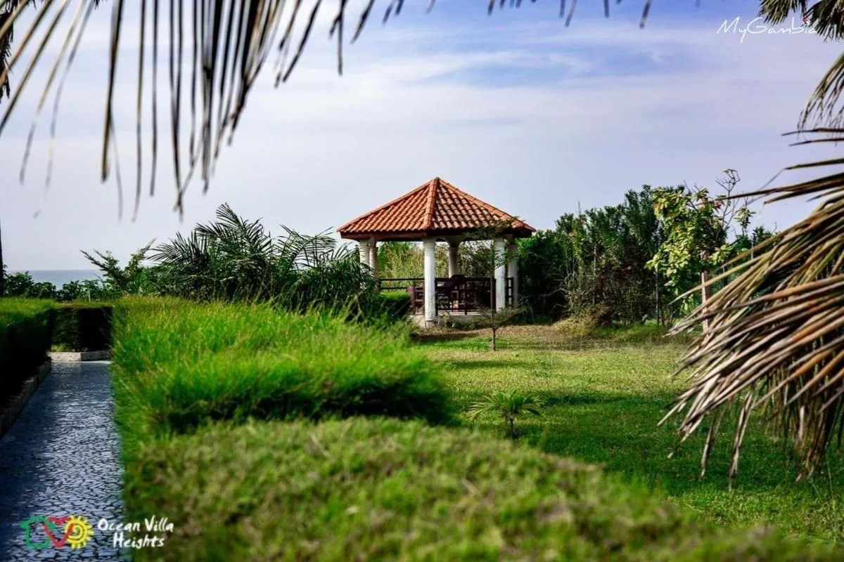Garden in Ocean Villa Heights