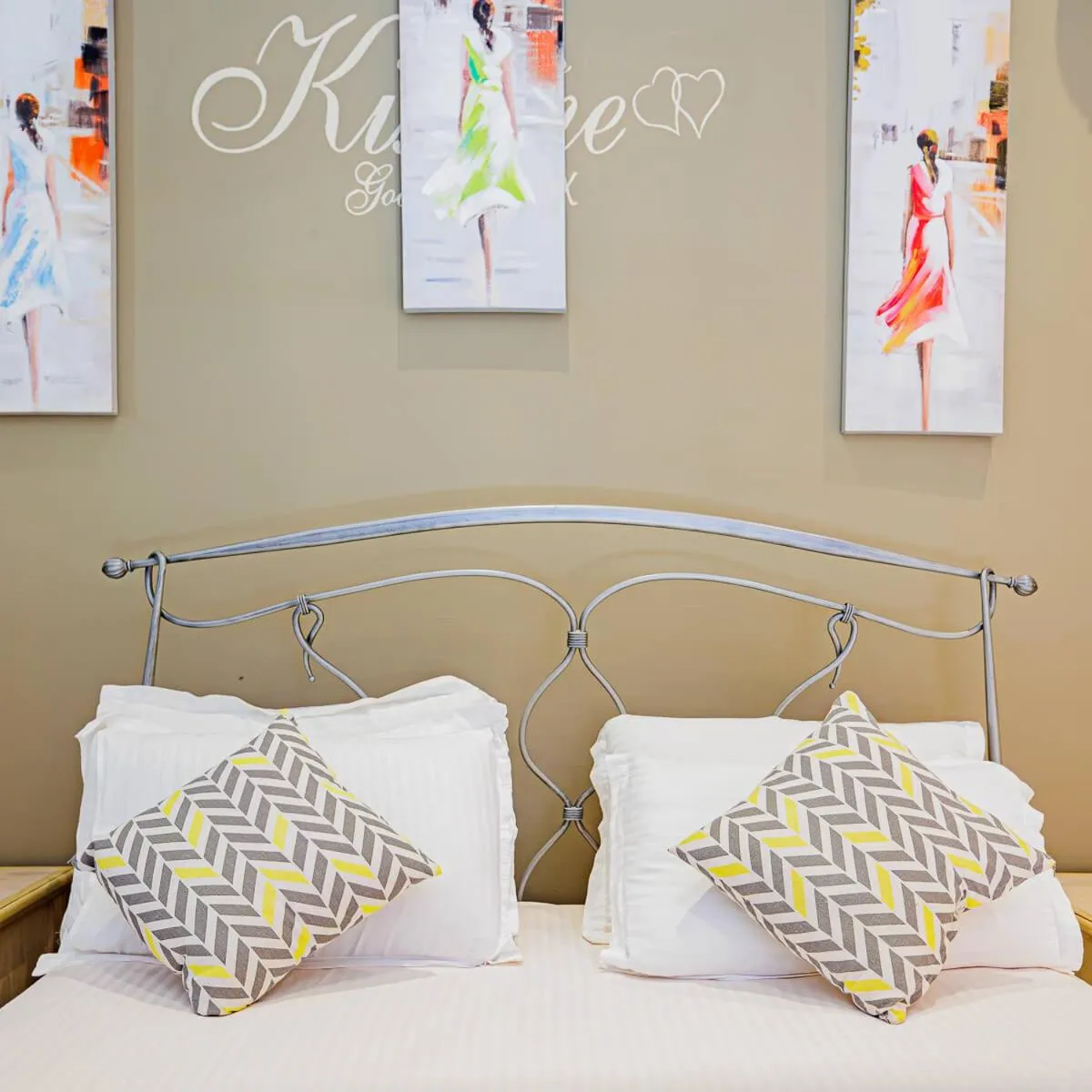 Bed in Ocean Villa Heights