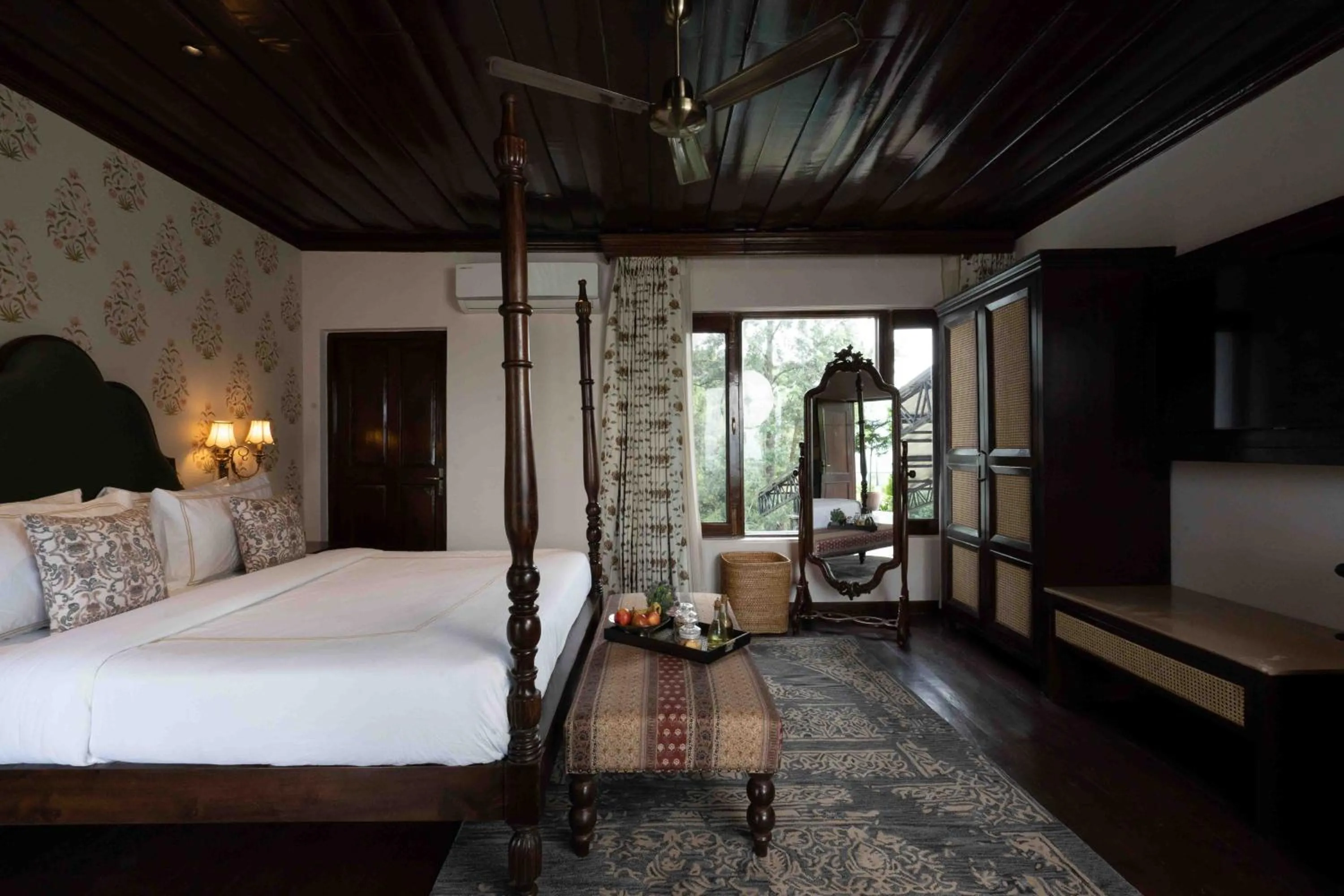 Bedroom, Bed in Brij Anayra Dharamshala - A Himalayan Luxury Retreat