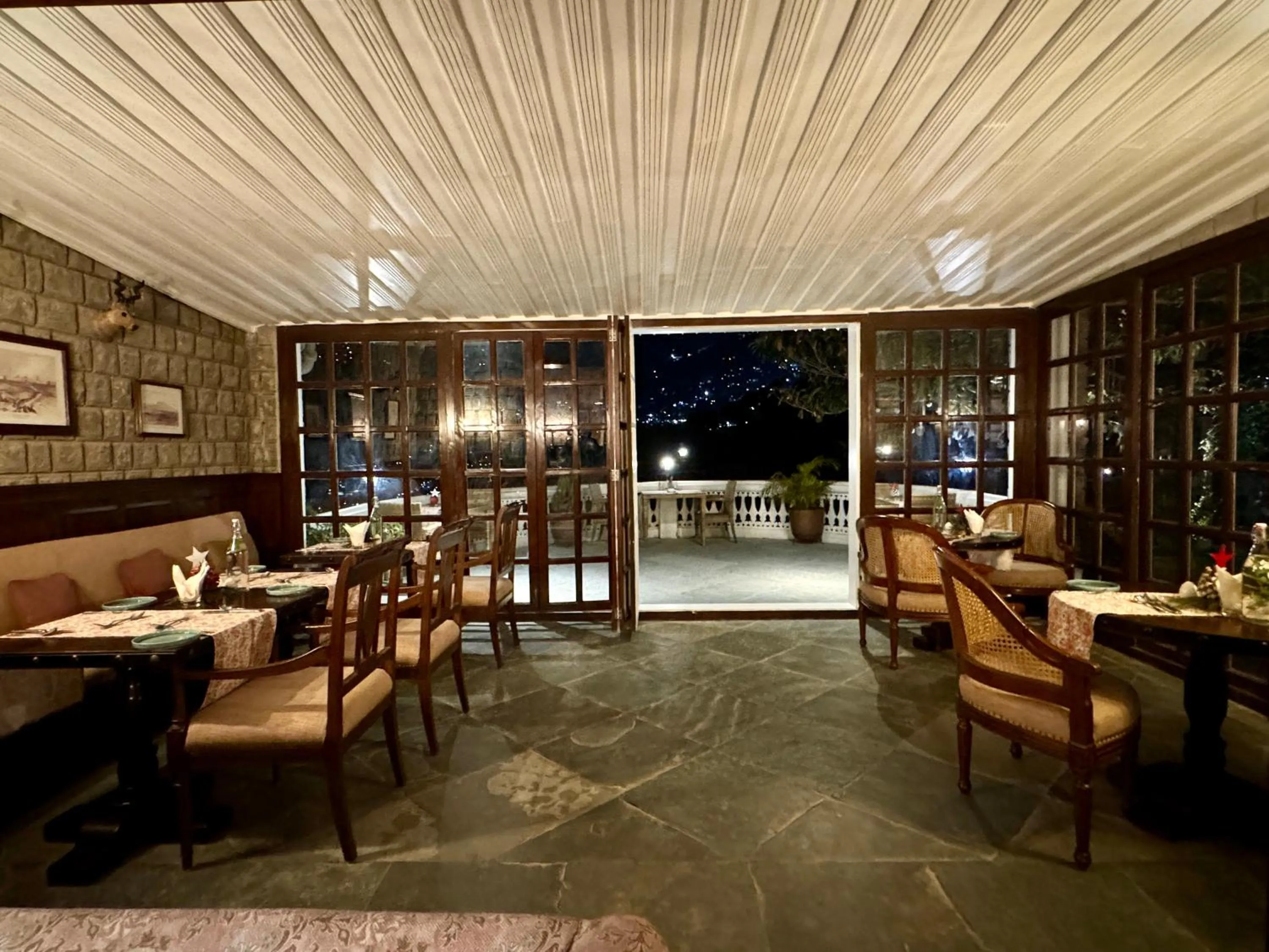 Restaurant/places to eat in Brij Anayra Dharamshala - A Himalayan Luxury Retreat