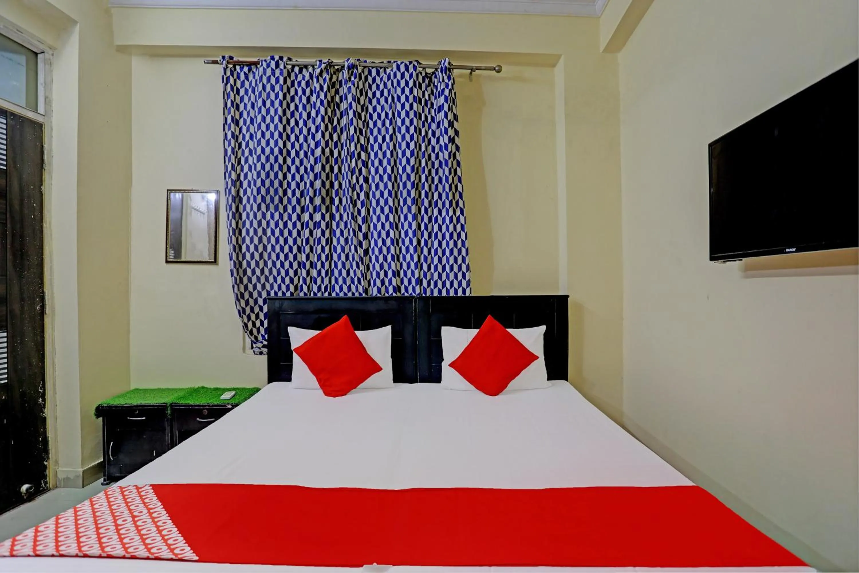 Bedroom, Bed in Hotel O Wamson Alpha Co living Stays