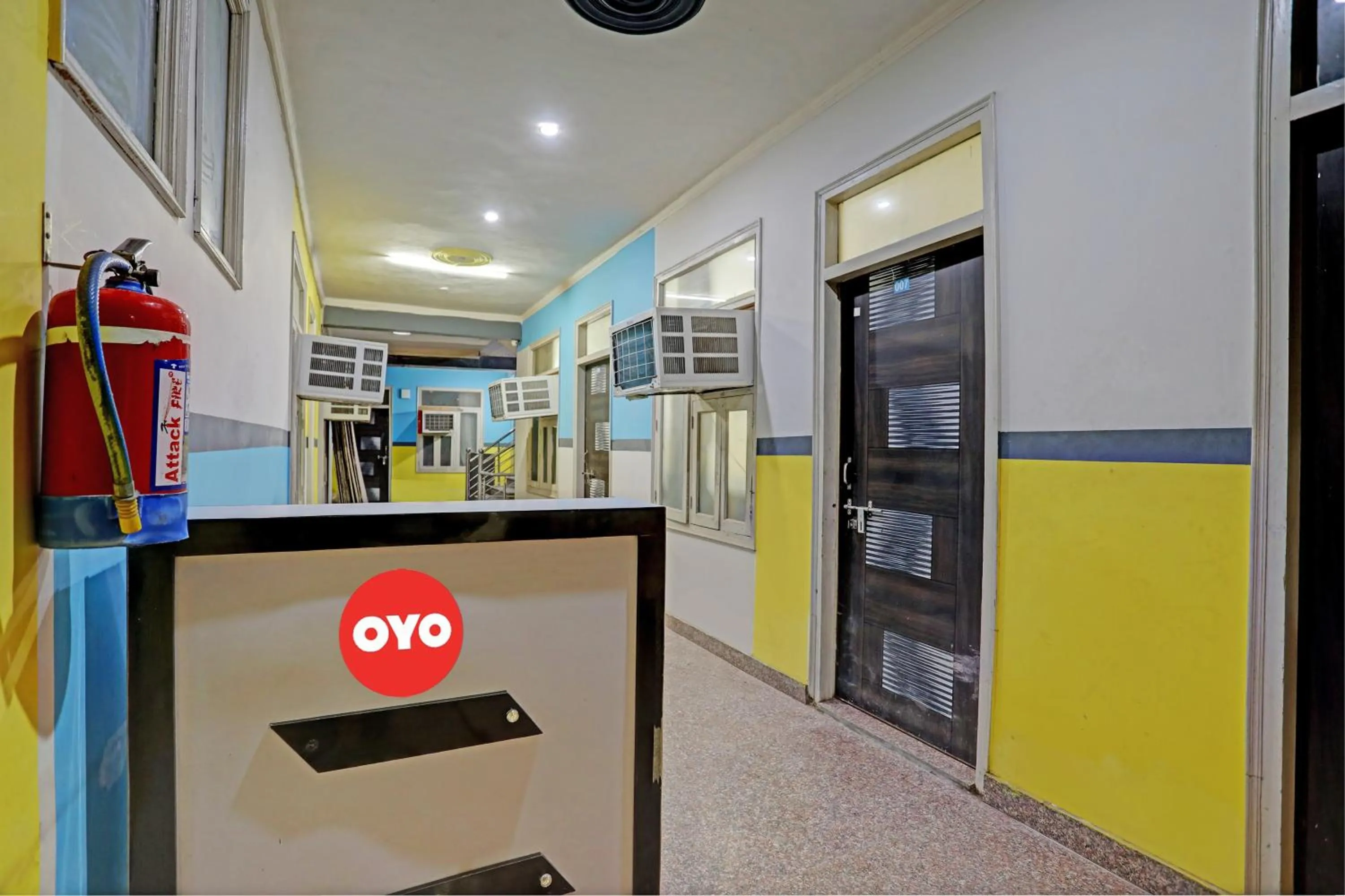 Lobby or reception in Hotel O Wamson Alpha Co living Stays