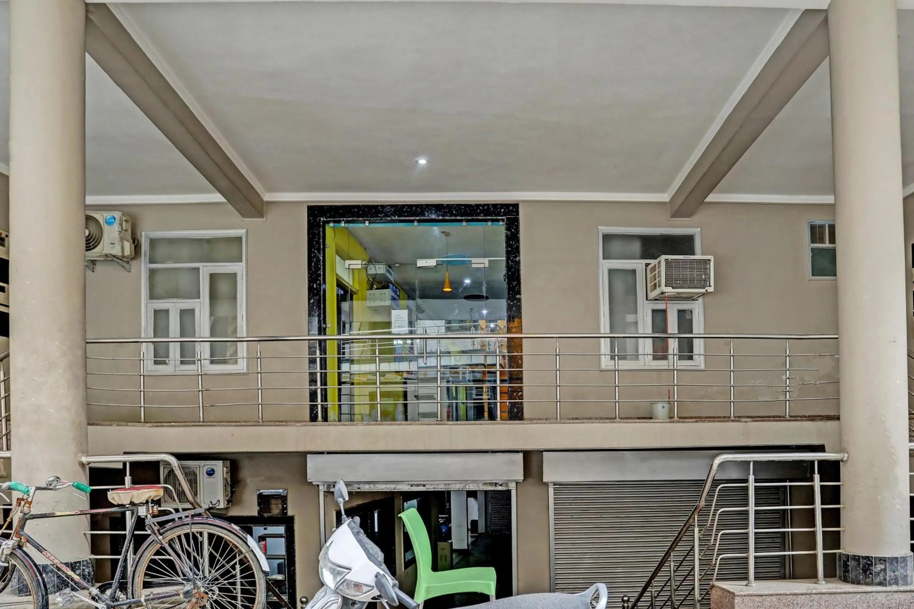 Facade/entrance in Hotel O Wamson Alpha Co living Stays