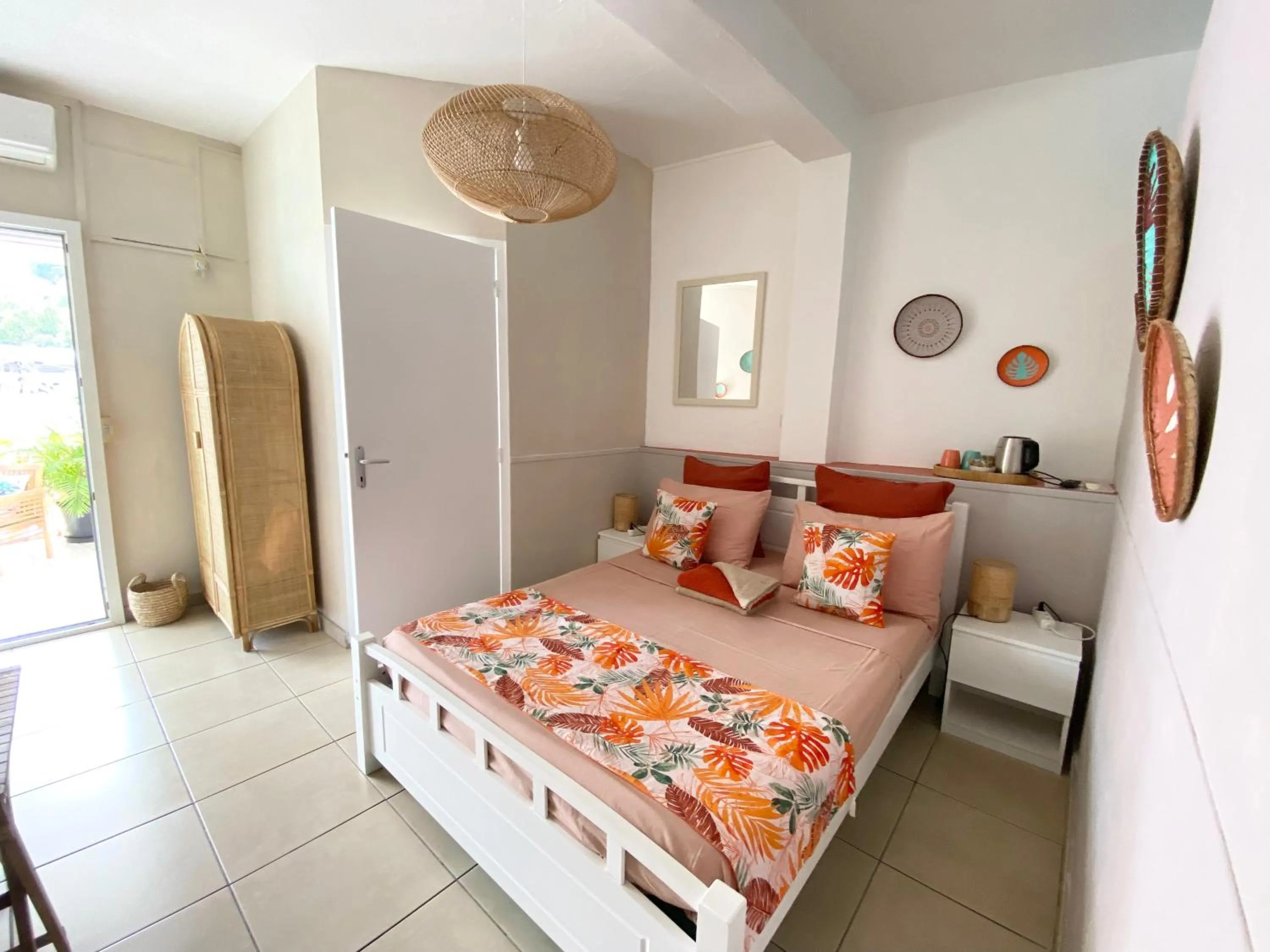 Photo of the whole room, Bed in Hotel De la Plage