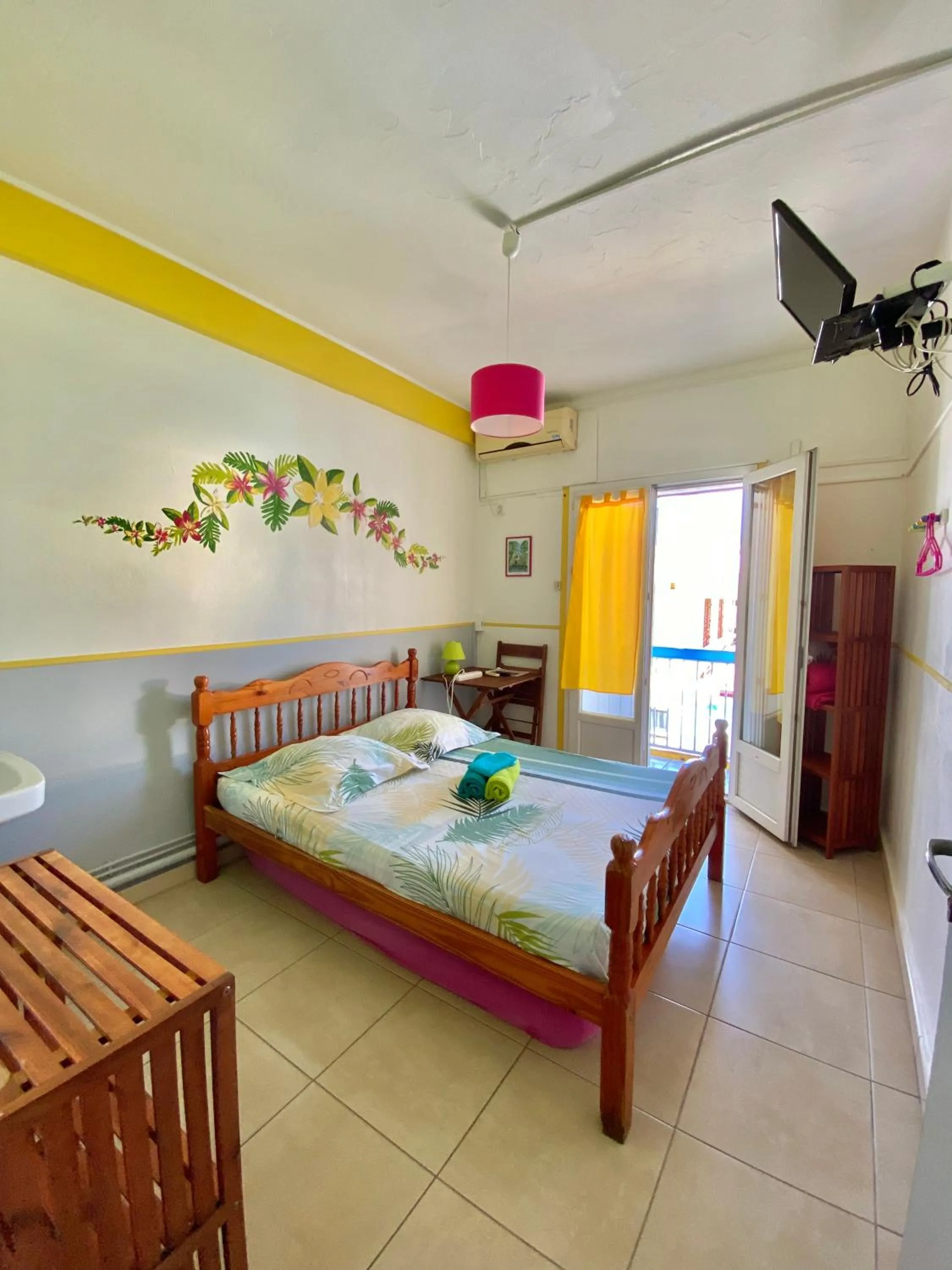 Horse-riding, Bed in Hotel De la Plage