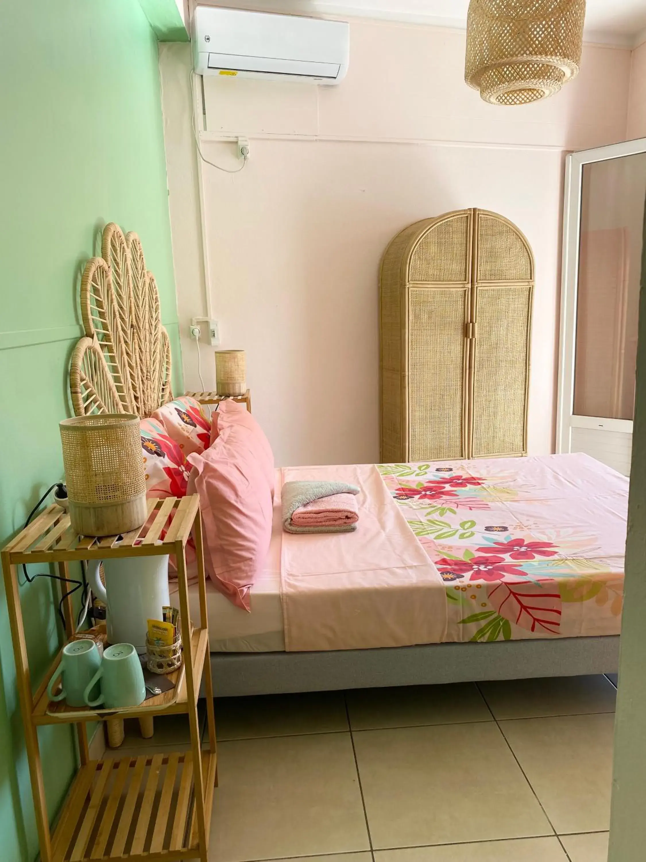 Standard Double Room with Private Bathroom in Hotel De la Plage Standard Double Room with Private Bathroom in Hotel De la Plage