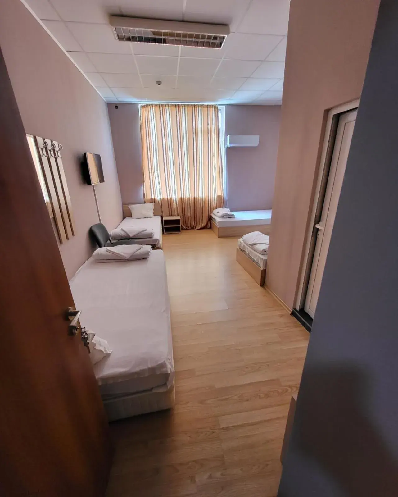 Quadruple Room in Provans famili hotel Quadruple Room in Provans famili hotel