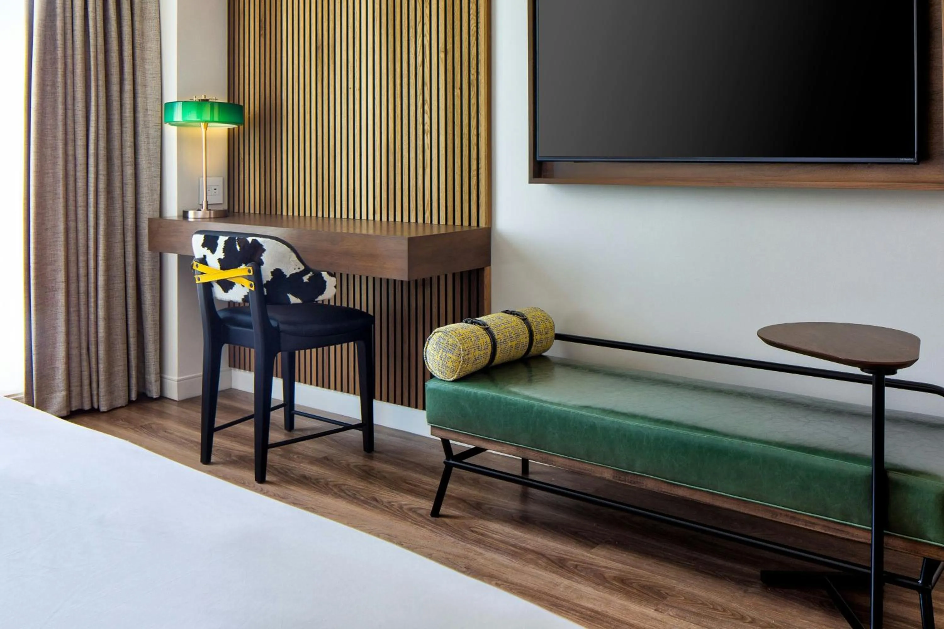 Photo of the whole room, Bed in Le Meridien Fort Worth Downtown