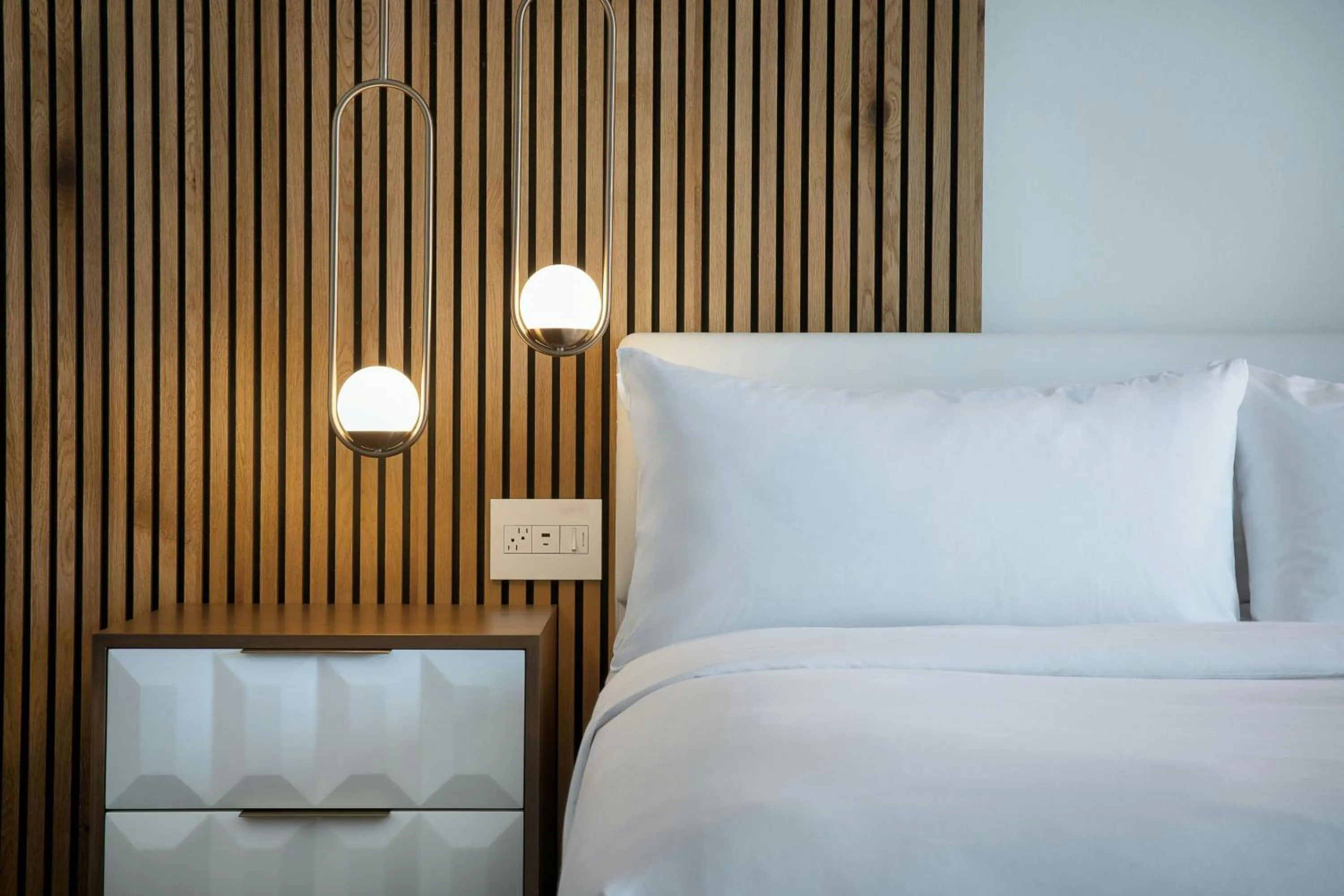 Photo of the whole room, Bed in Le Meridien Fort Worth Downtown