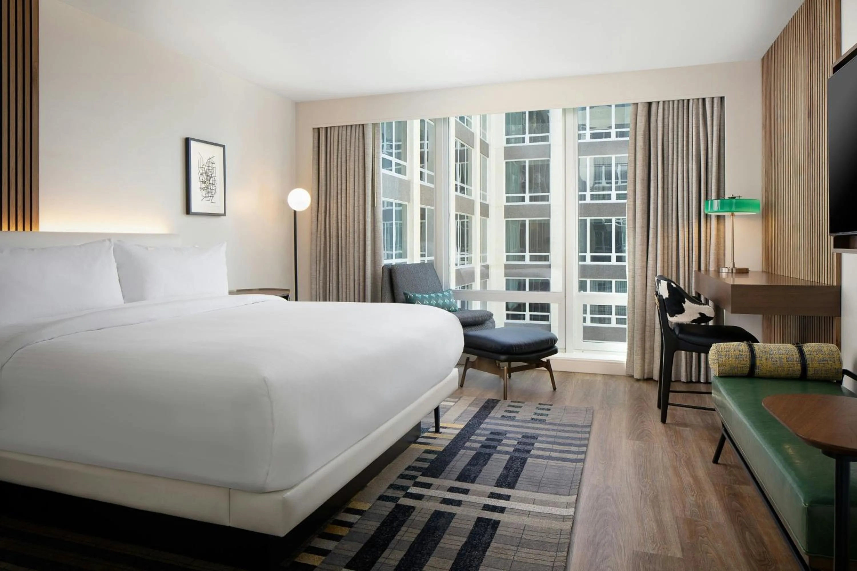 Photo of the whole room, Bed in Le Meridien Fort Worth Downtown