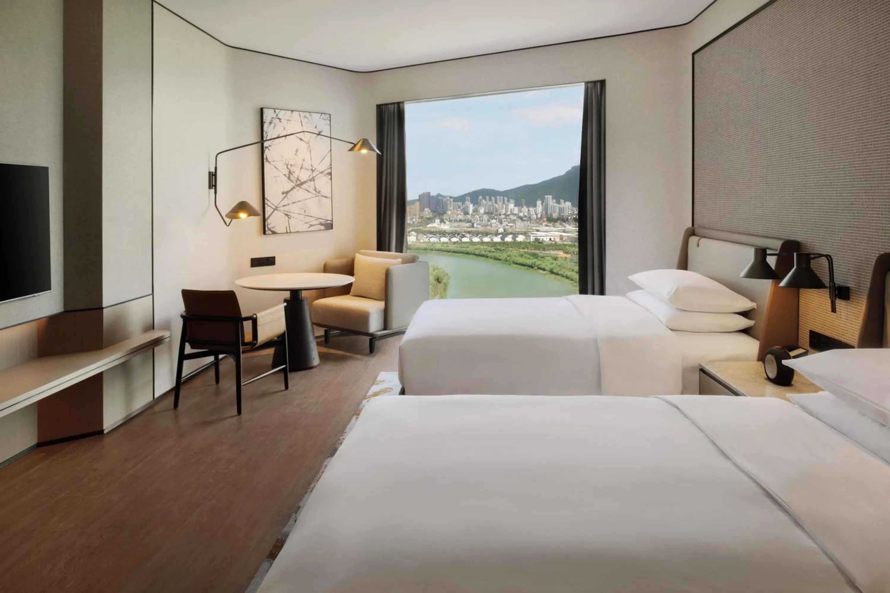 Photo of the whole room, Bed in Sheraton Taizhou