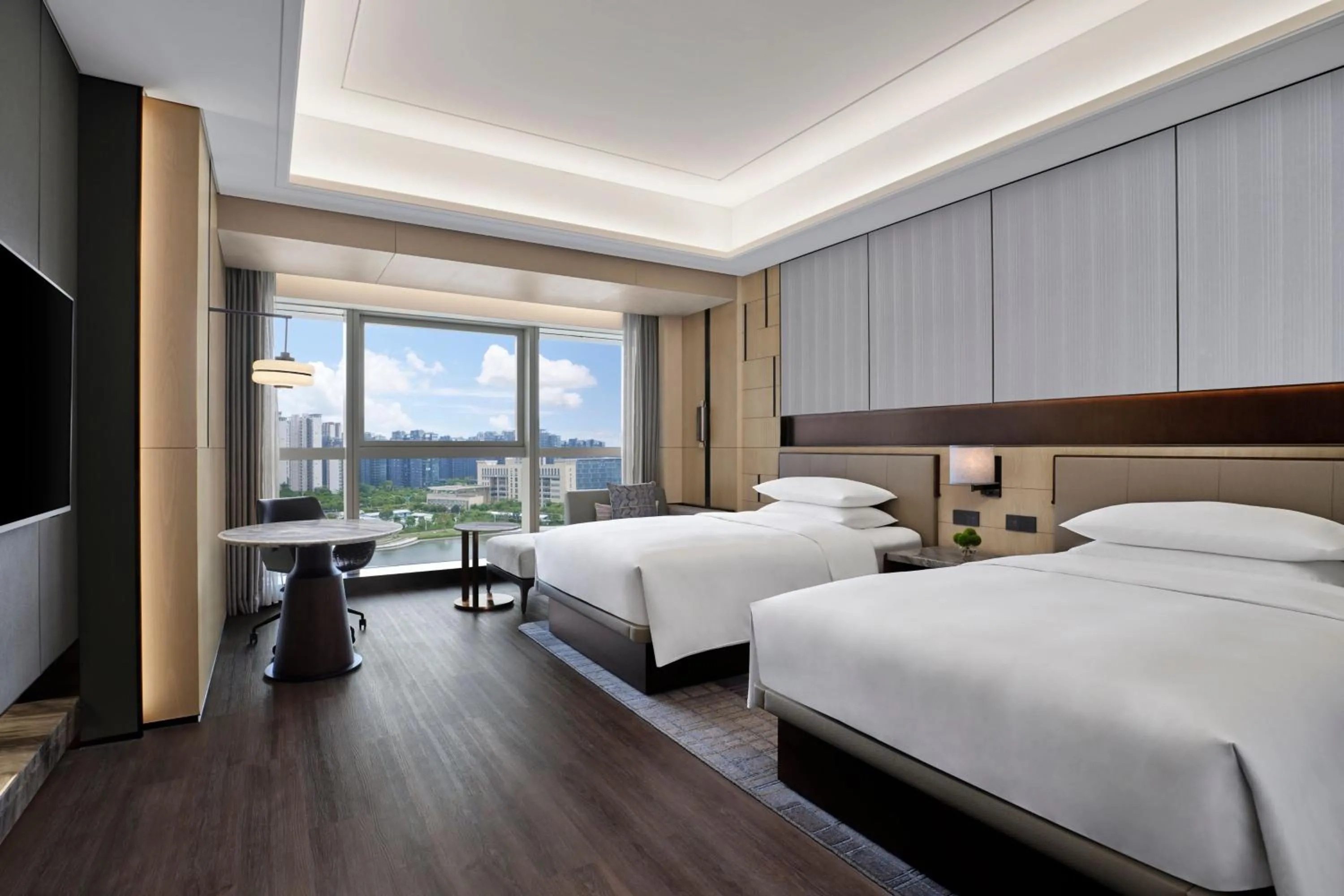 Photo of the whole room, Bed in Zhuhai Marriott Hotel Jinwan
