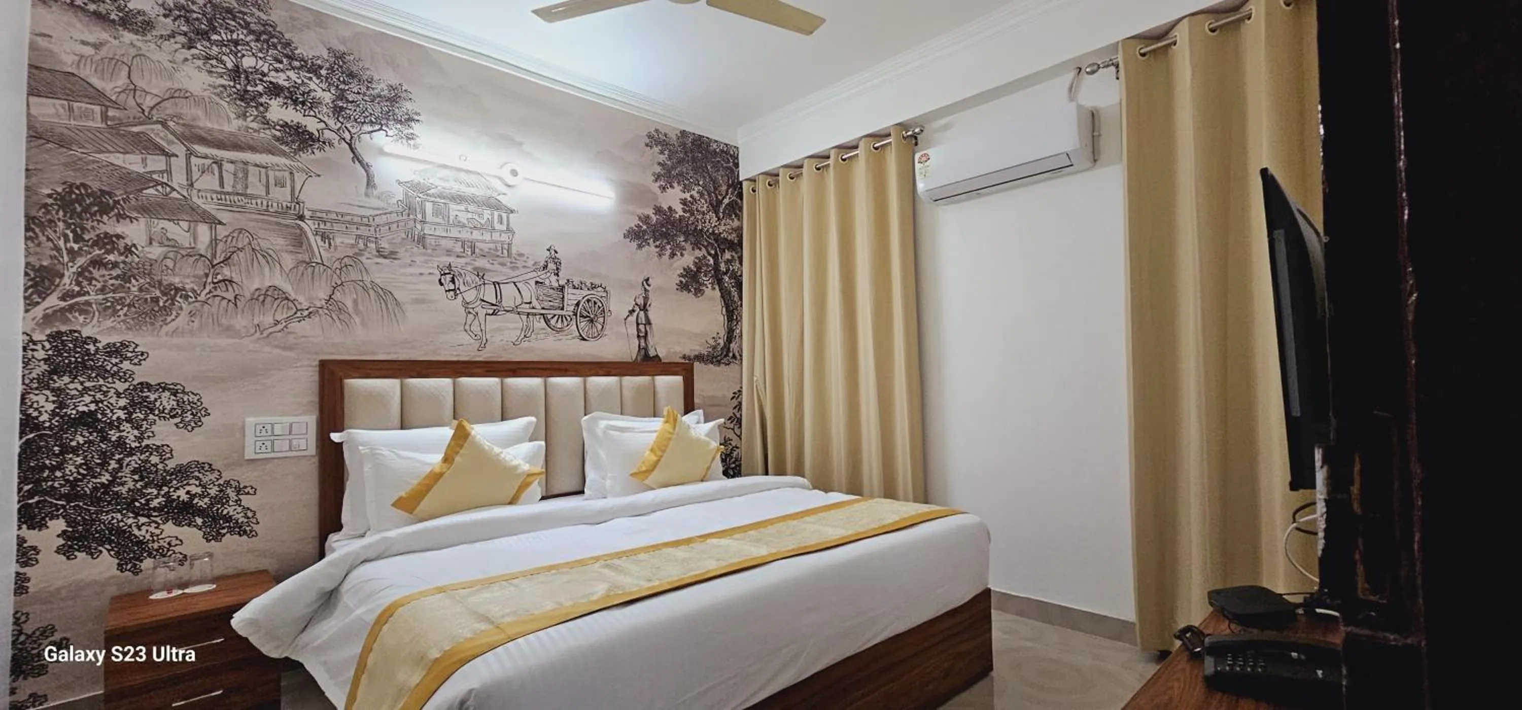 Bed in The Grand ND Resort- Kanha Tulsi Heights Behind Prem Mandir