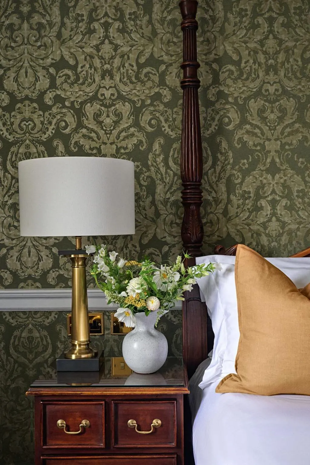 Bedroom, Bed in Chilston Park Hotel