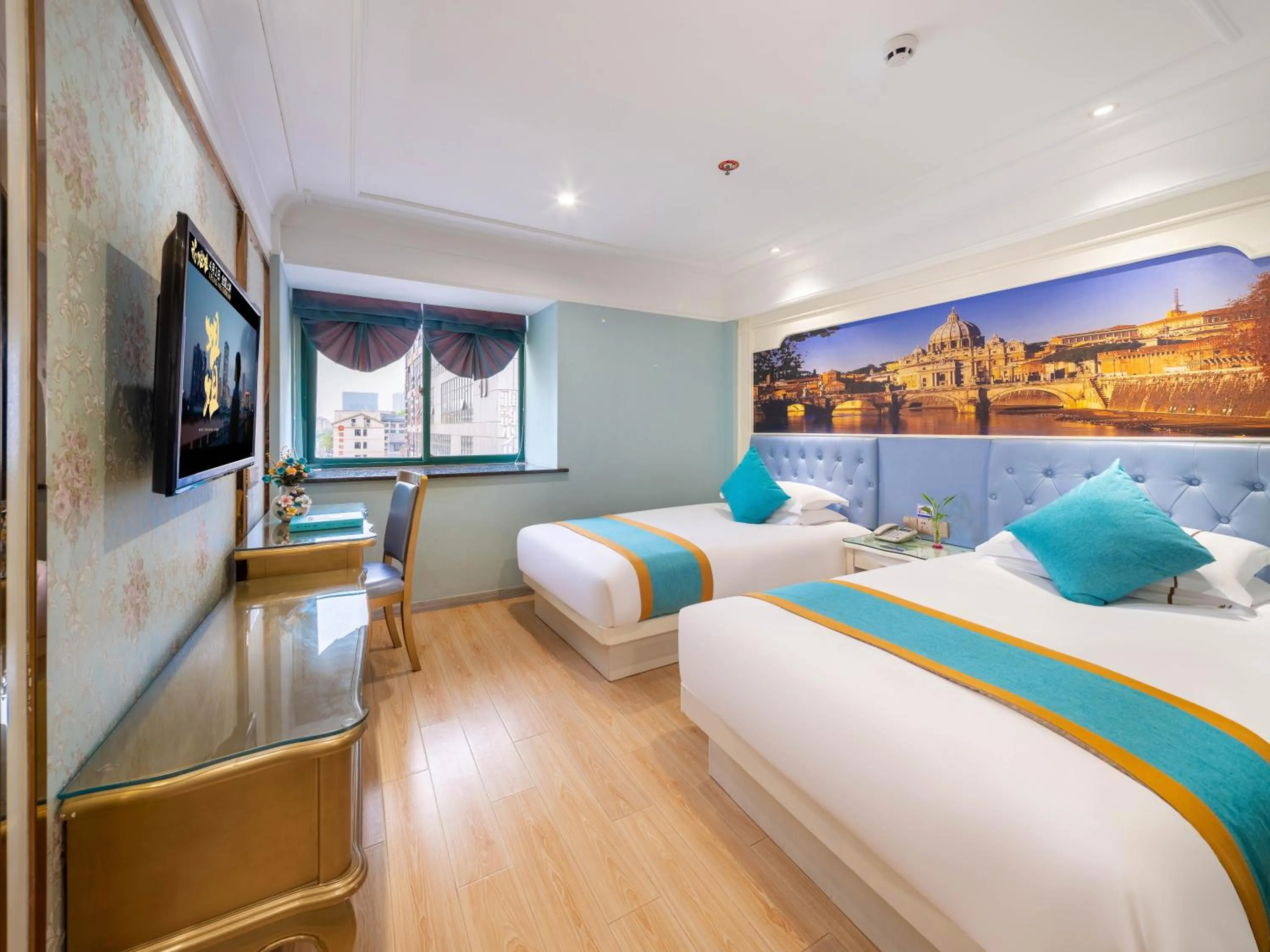 Communal lounge/ TV room, Bed in Yiwu Defeng Hotel