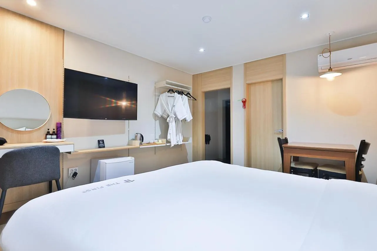 Bedroom, Bed in The First Hotel