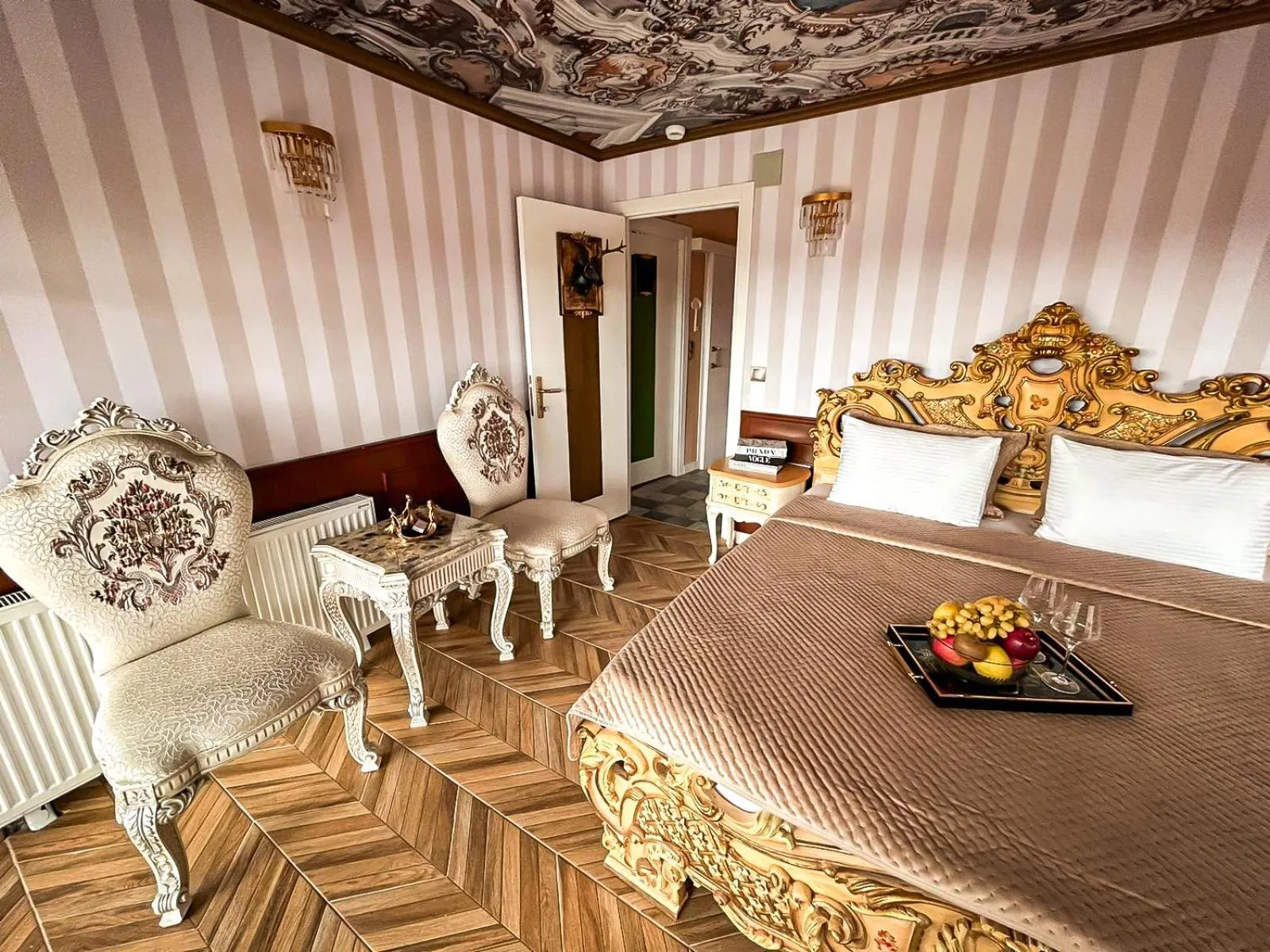 Photo of the whole room in Portofino Urla Boutique Hotel