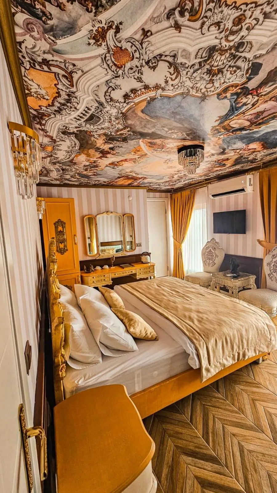 Photo of the whole room in Portofino Urla Boutique Hotel