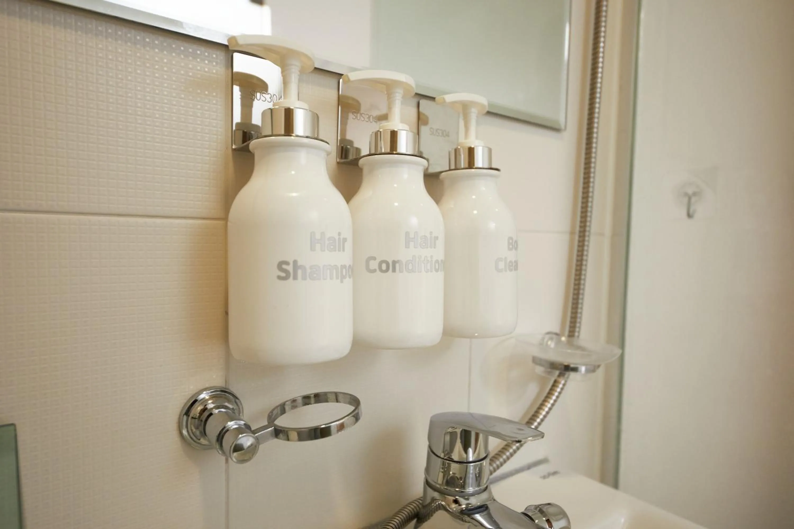 Bathroom in 123 Hostel