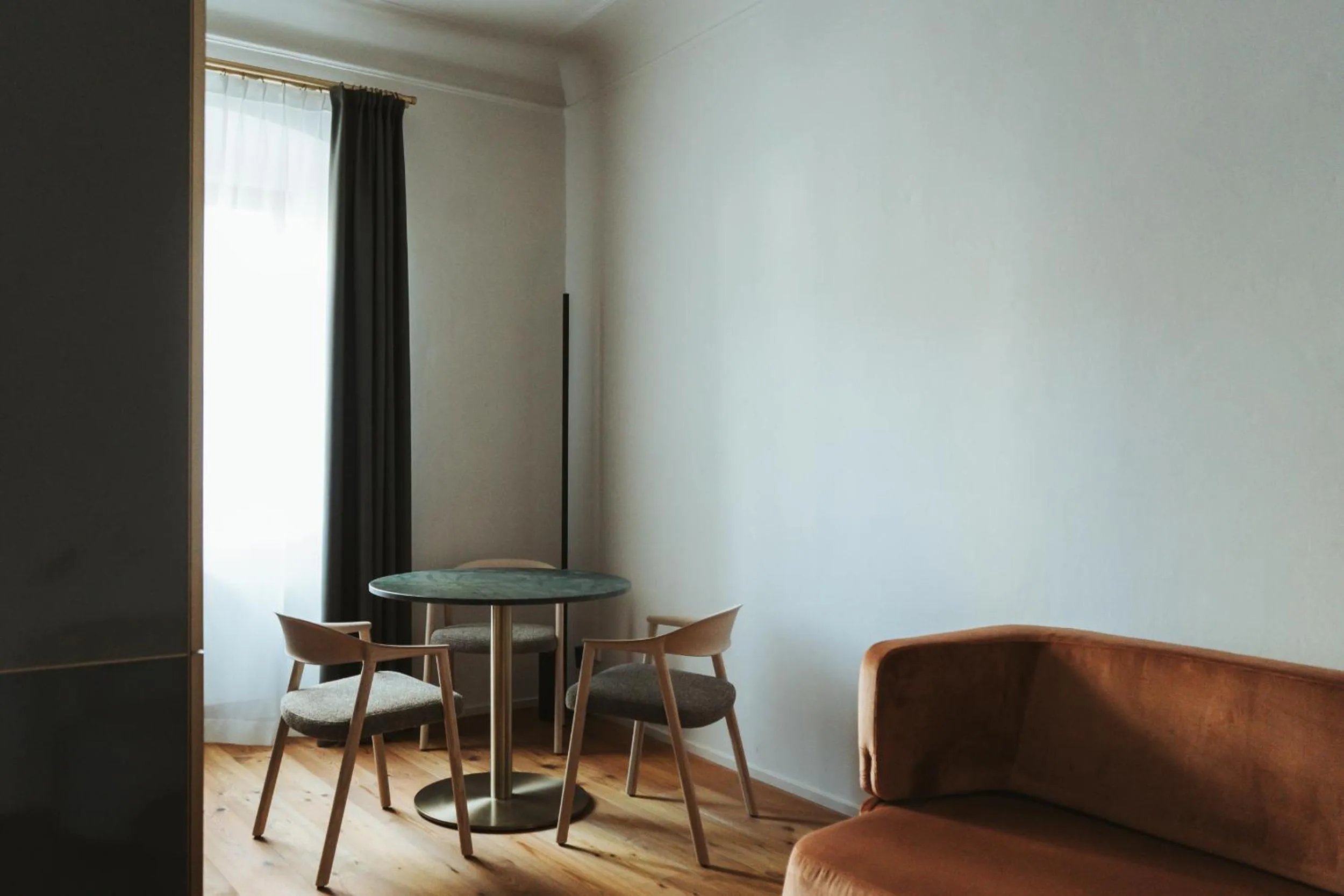 Seating area in Arthotel Lasserhaus