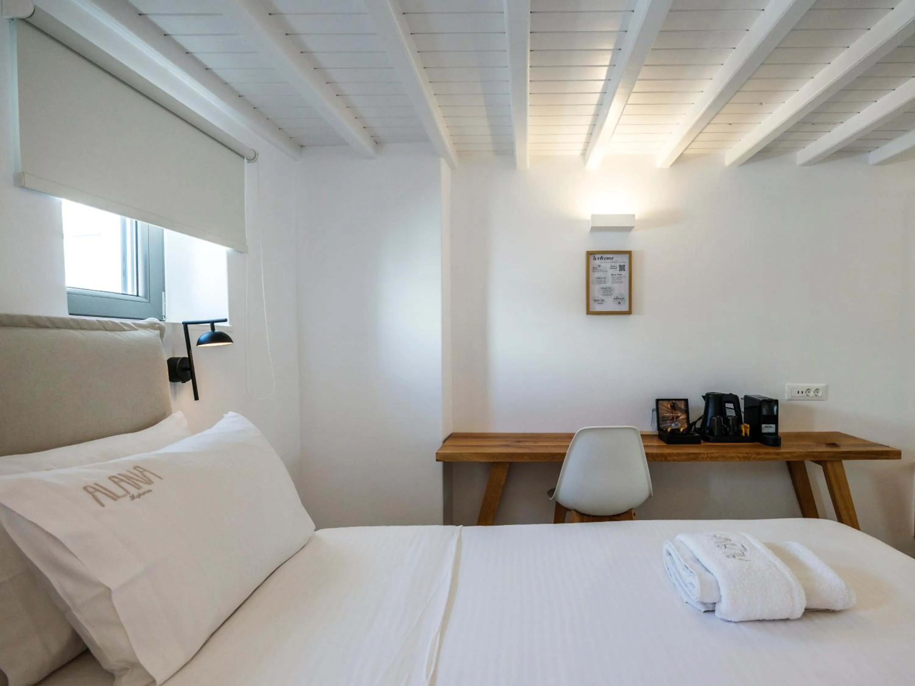 Bedroom, Bed in Alana Mykonos