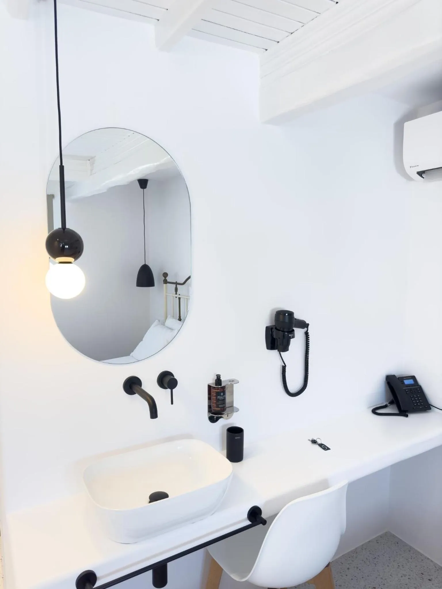 Photo of the whole room in Alana Mykonos