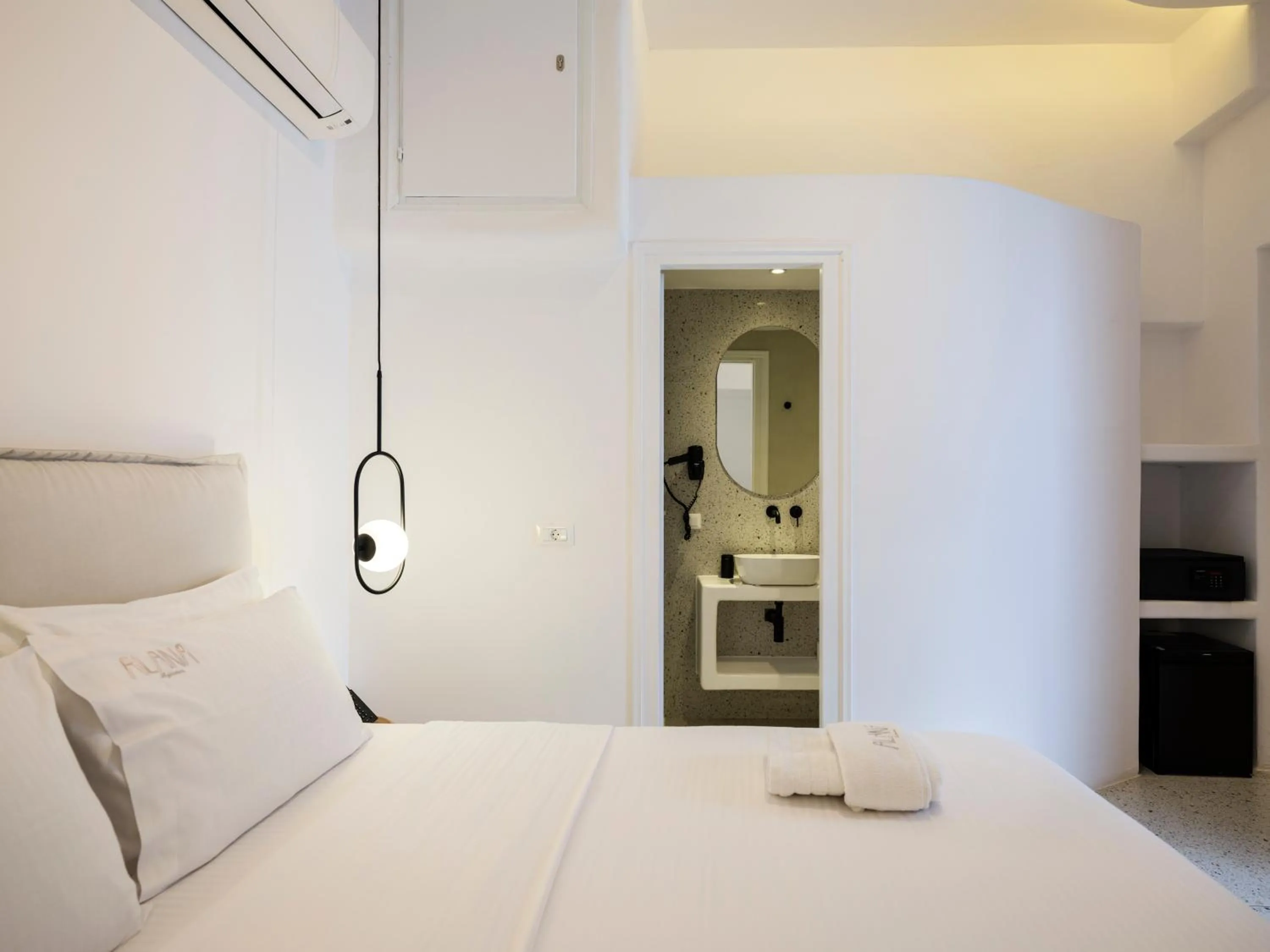 Bedroom, Bed in Alana Mykonos