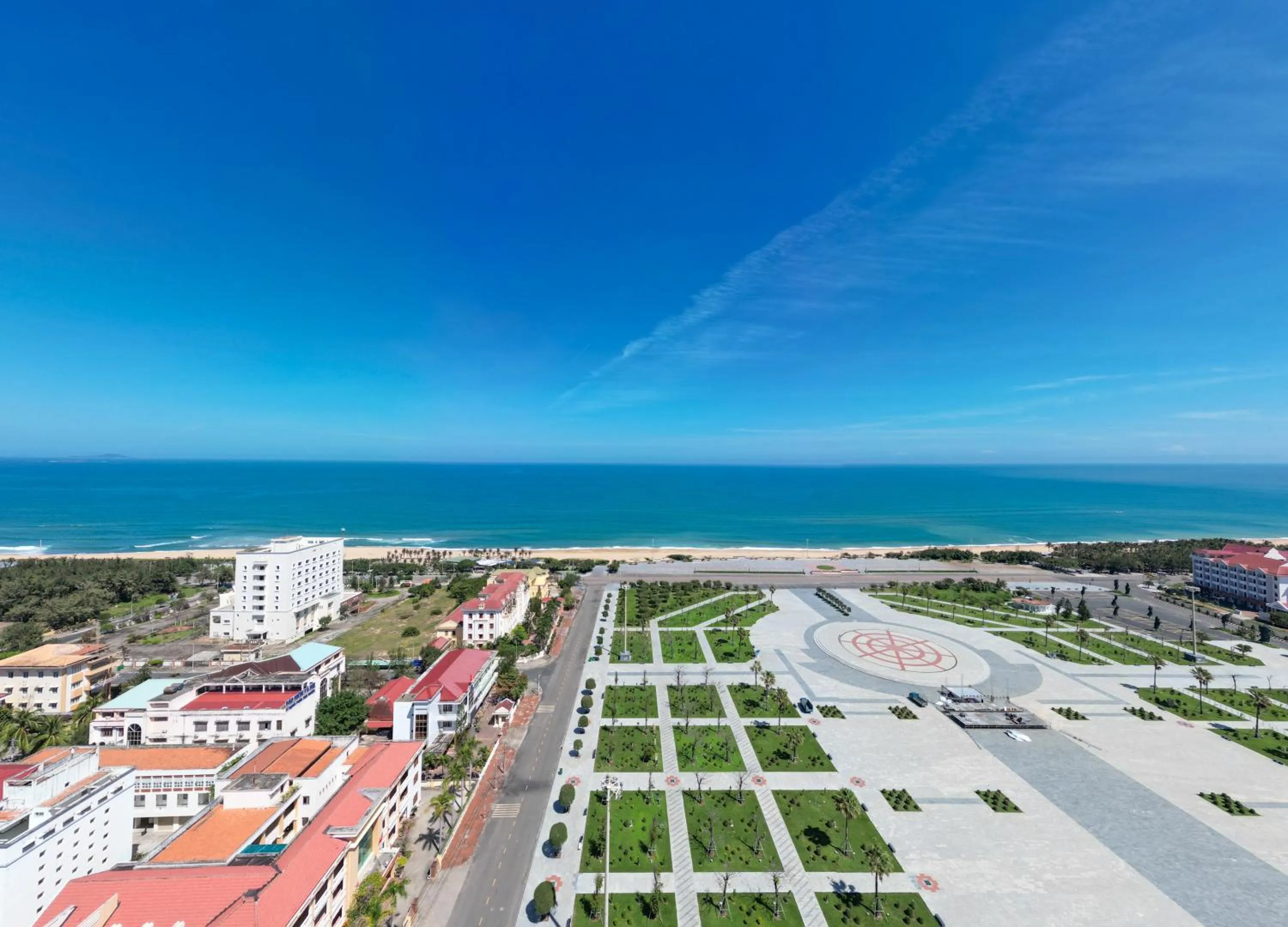 Property building in Wink Hotel Tuy Hoa Beach - 24hrs Stay & Rooftop Pool Bar