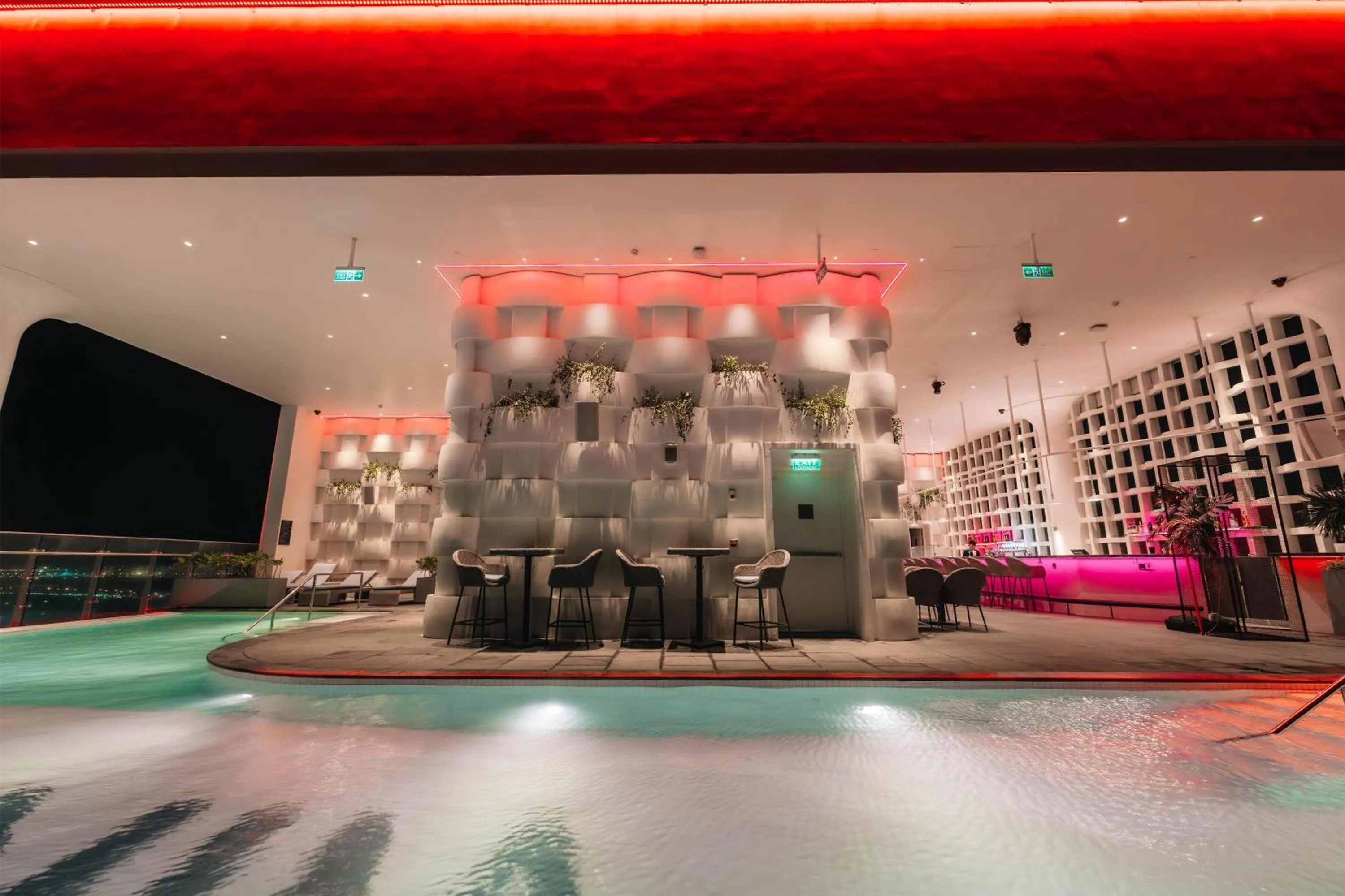 Lounge or bar in Wink Tuy Hoa Beach, Unscripted by Hyatt